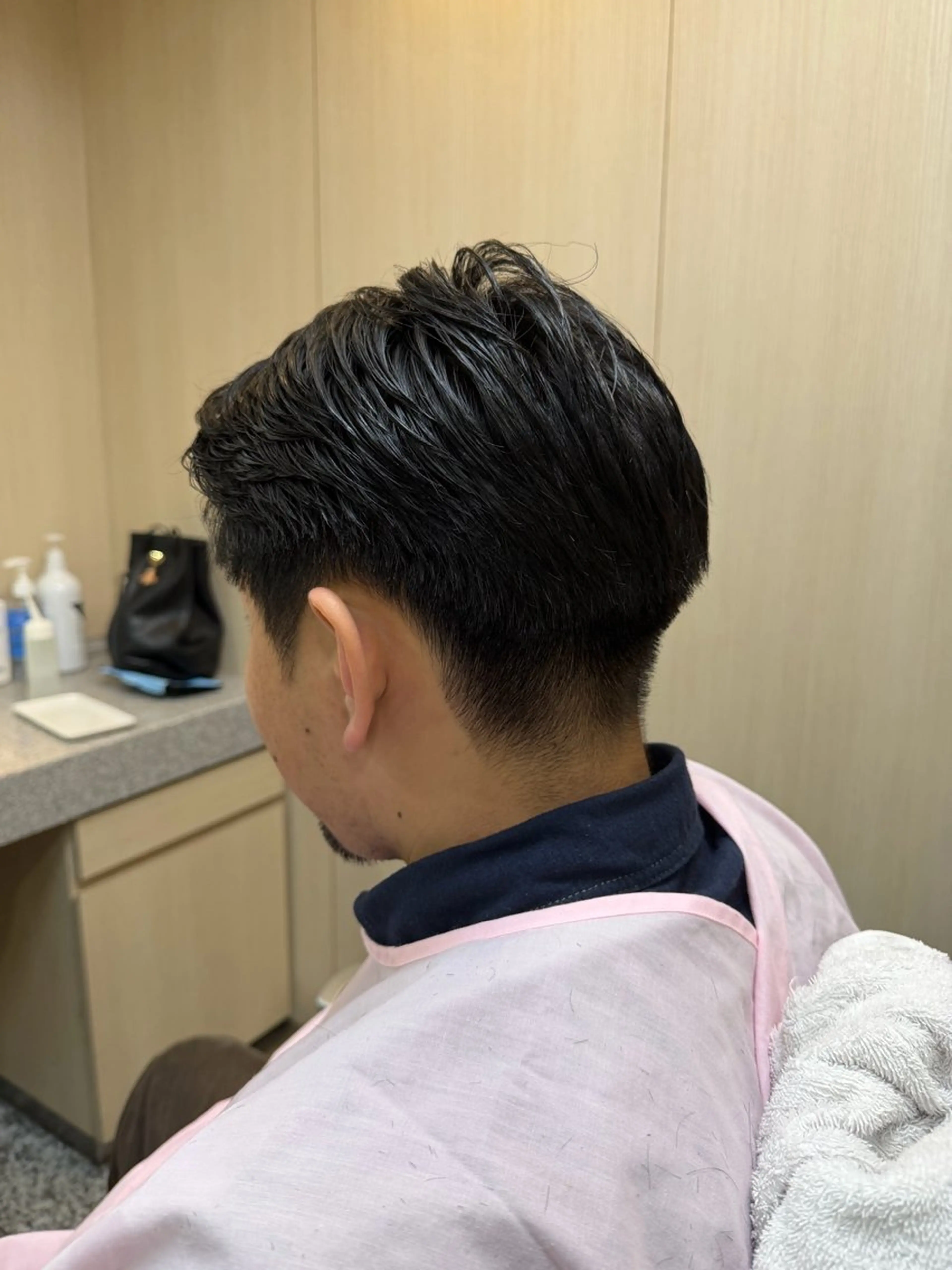 刈り上げずに耳を出すスタイル/  ツーブロック   この二つのスタイルを募集しております！の写真