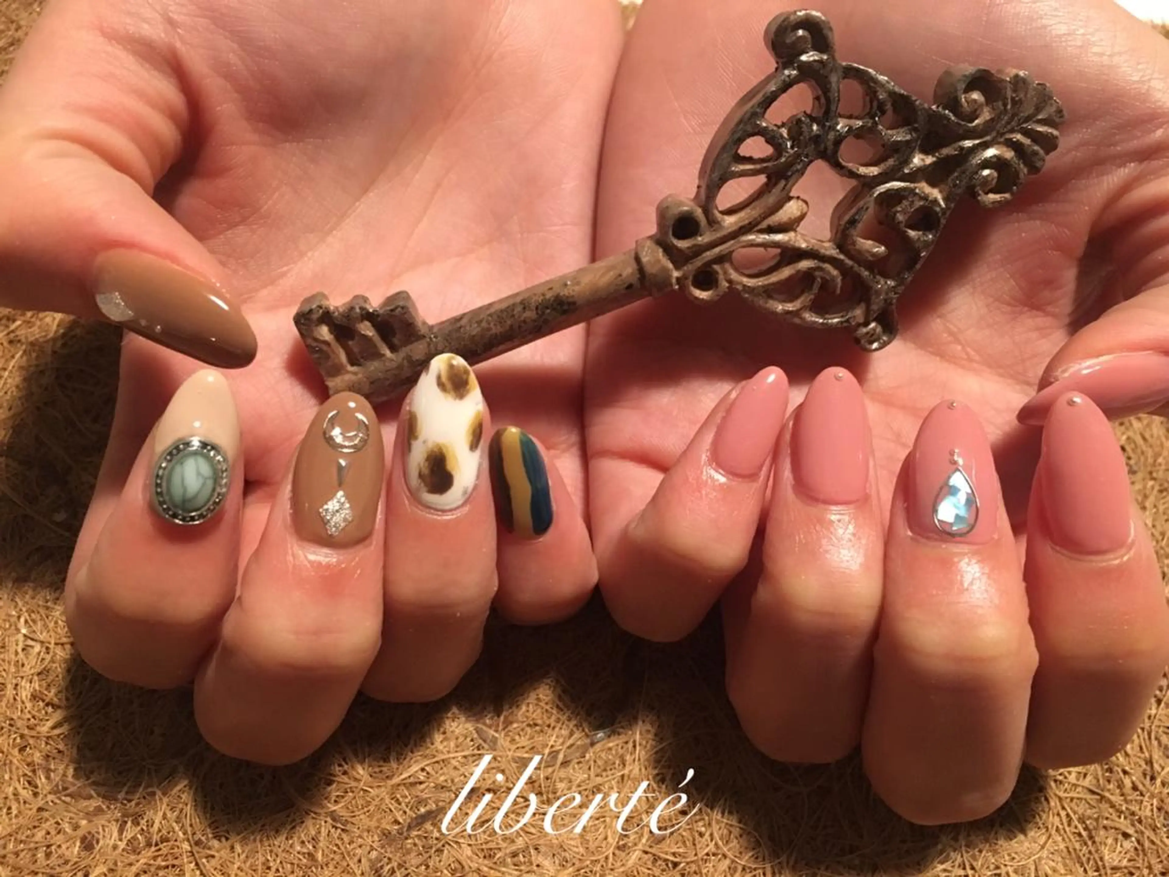 ネイル liberté (リベルテ)のネイルデザイン