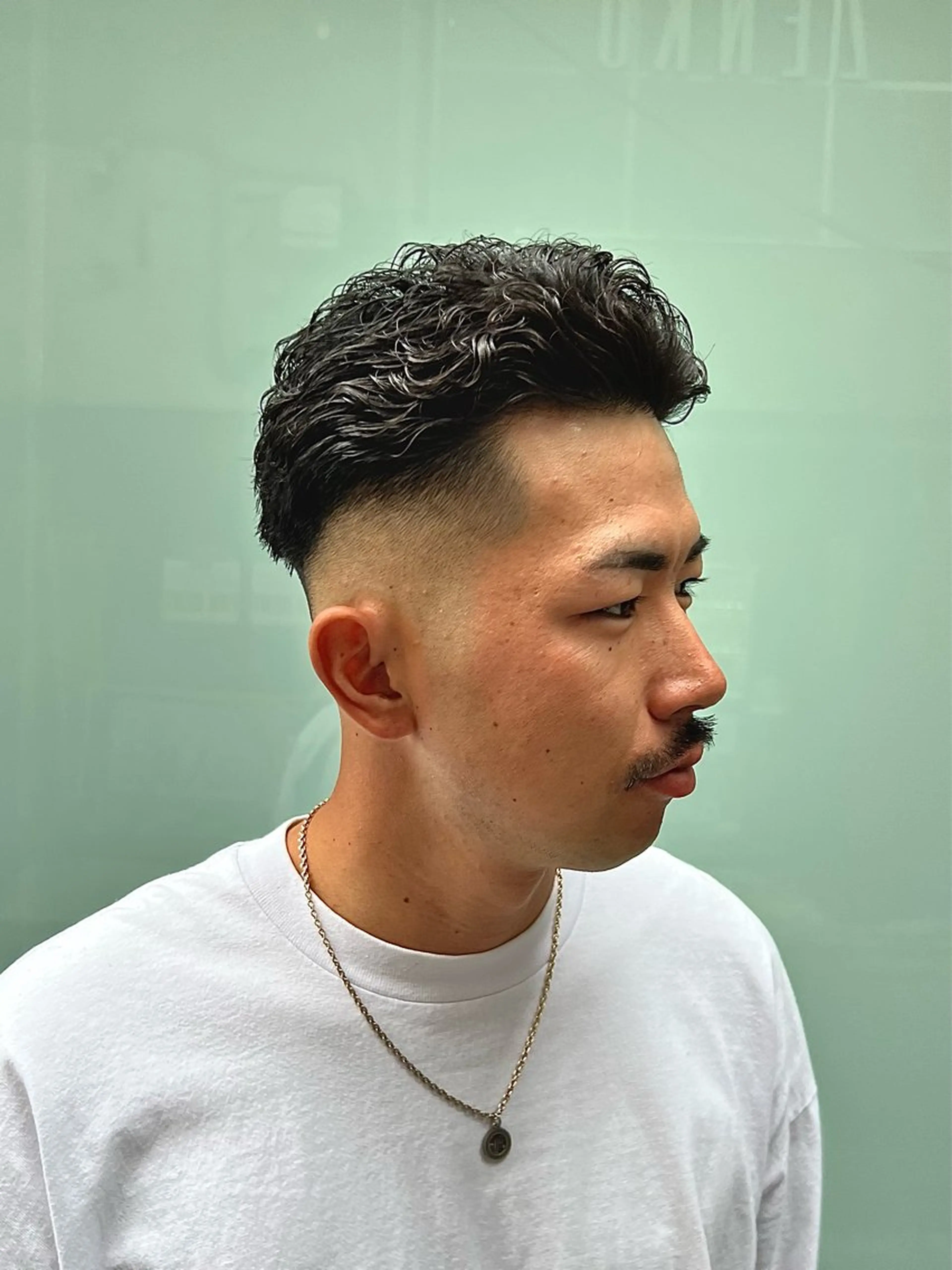 ショート パーマ メンズ 豊崎 佑輔のヘアスタイル