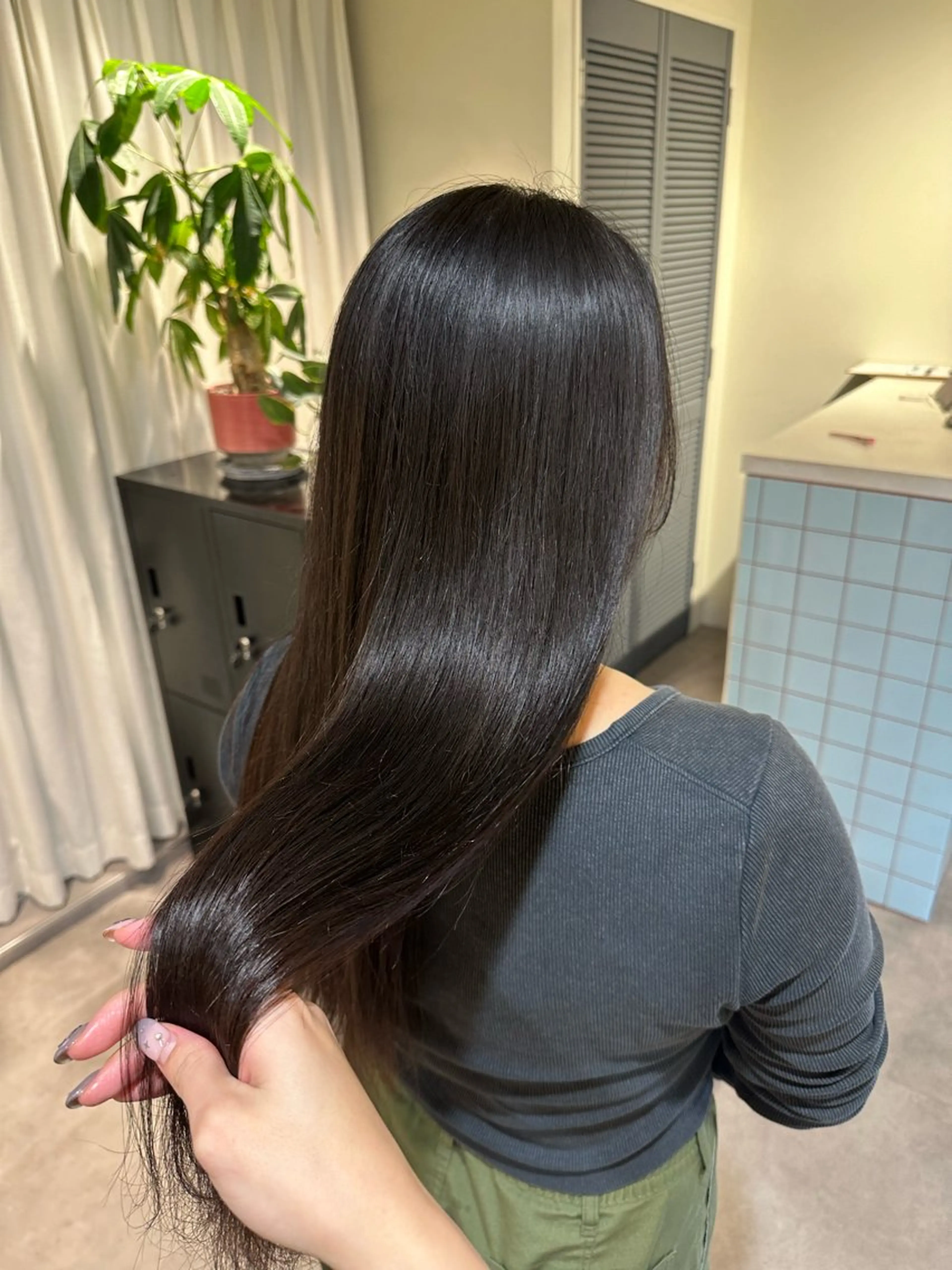 ロング 縮毛矯正 HANAME 原宿美容室のヘアスタイル