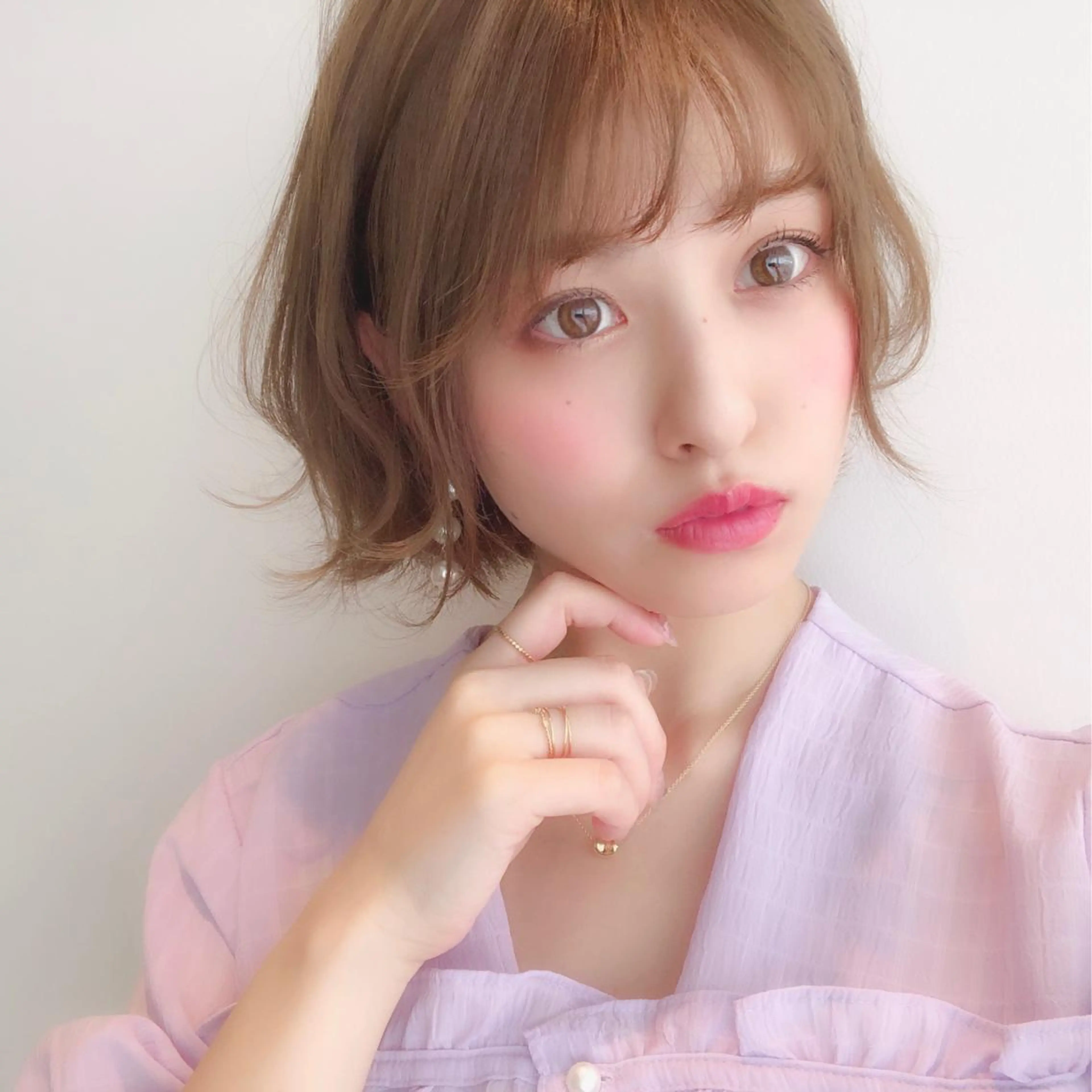 ショート カラー ショートヘア 外ハネヘア 大人かわいい💍🤍 ボブ/ショートボブのヘアスタイル