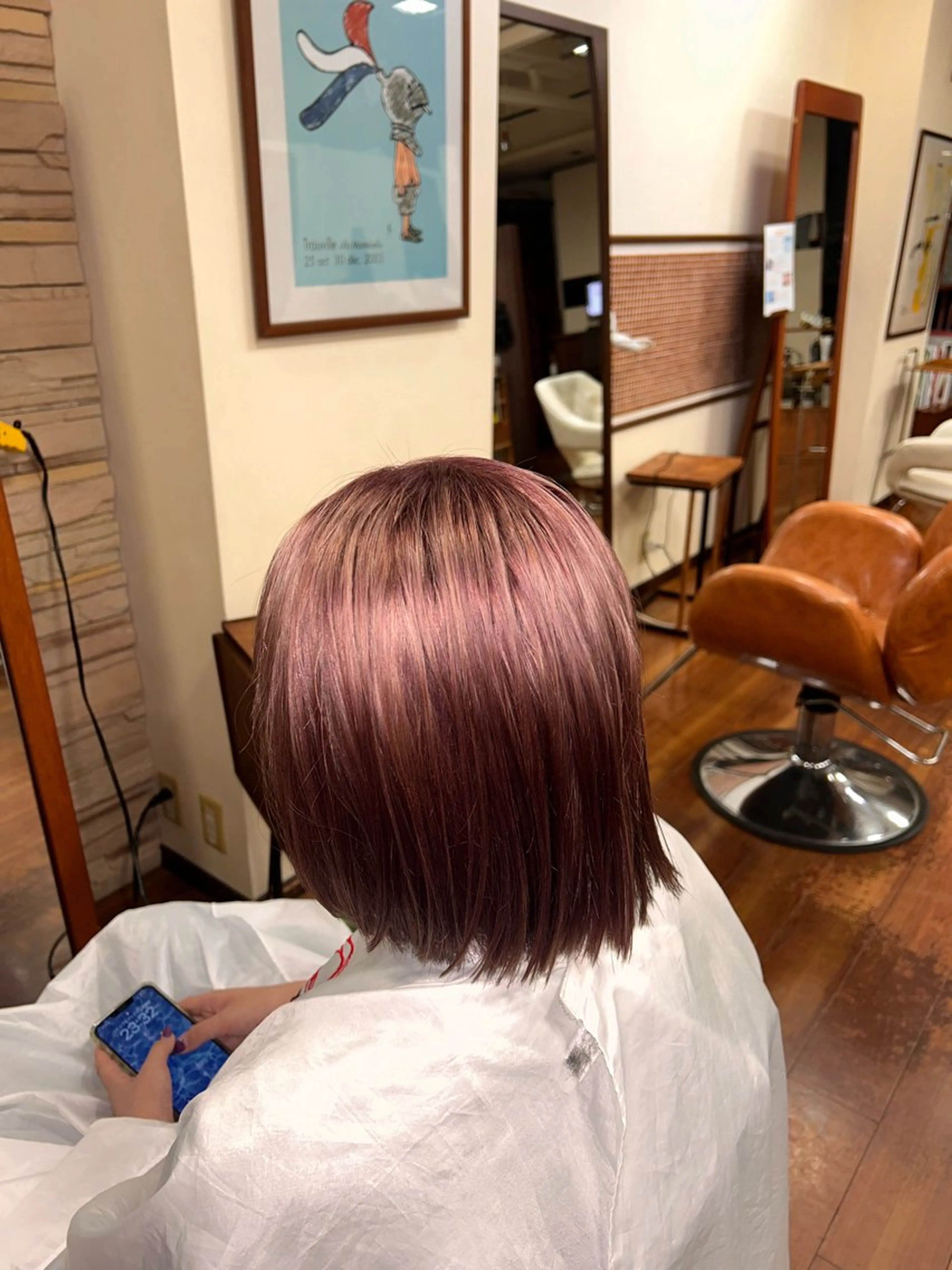 ミディアム カラー ベージュカラー ブリーチ ピンクカラー ピンクベージュ ヘアカラー 切りっぱなしボブ/ カット/ゆうすけのヘアスタイル