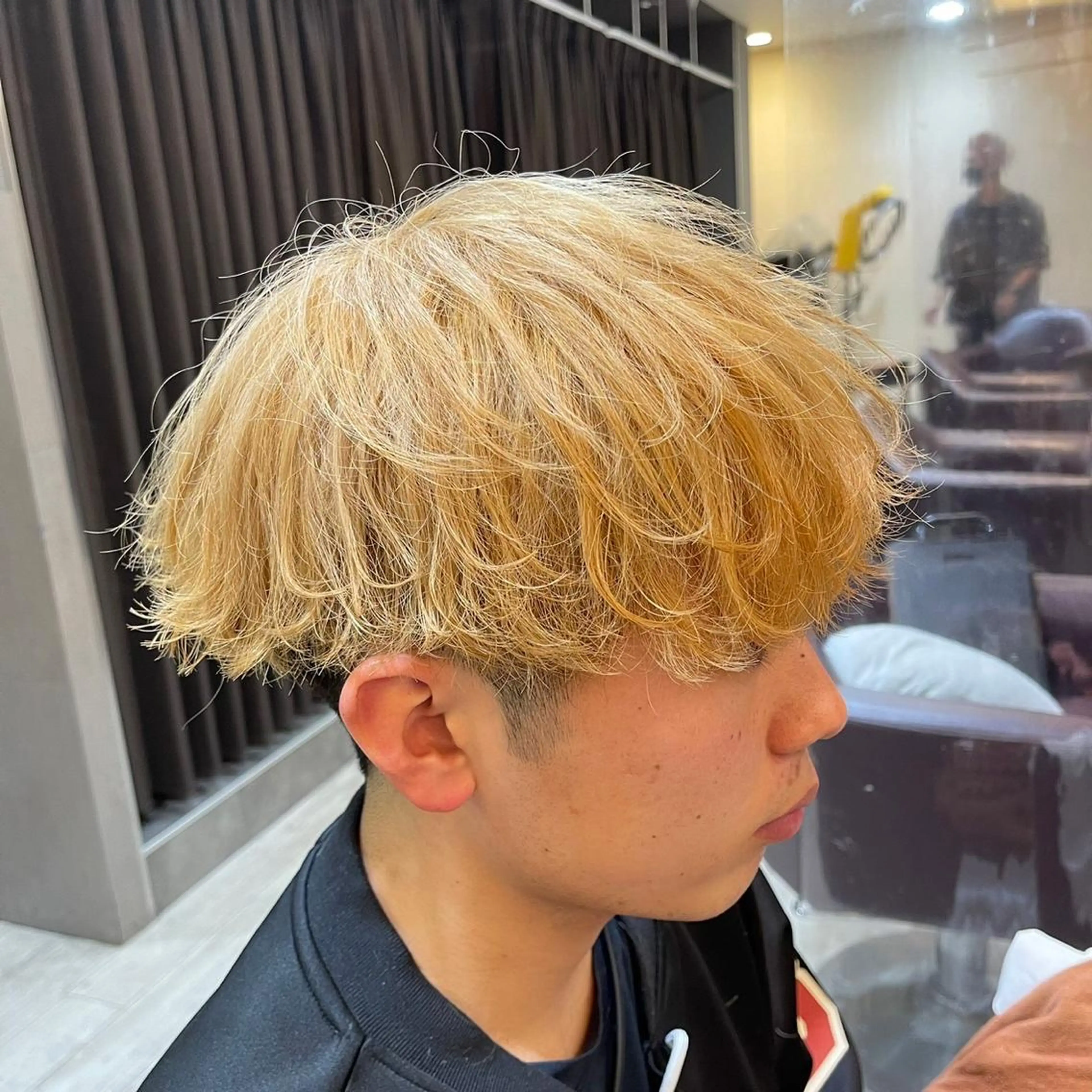 カラー ヘアアレンジ メンズ 樽川翔/フェザーパー マ/シャドウパーマのヘアスタイル