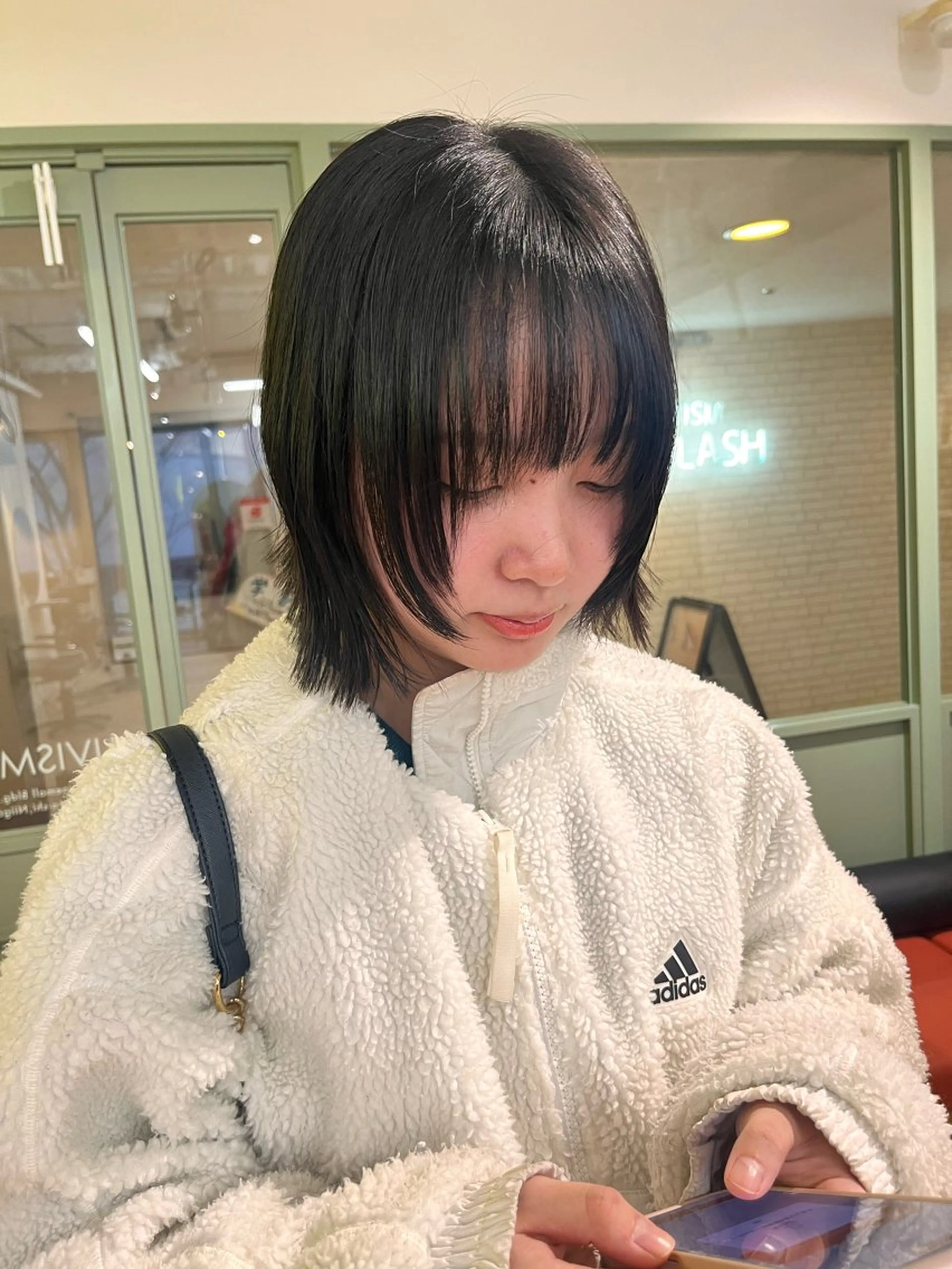 ショート ボブレイヤー ボブ 顔周りカット レイヤーカット カット トリートメント パーマ/縮毛矯正 /韓国風/佐藤里咲のヘアスタイル