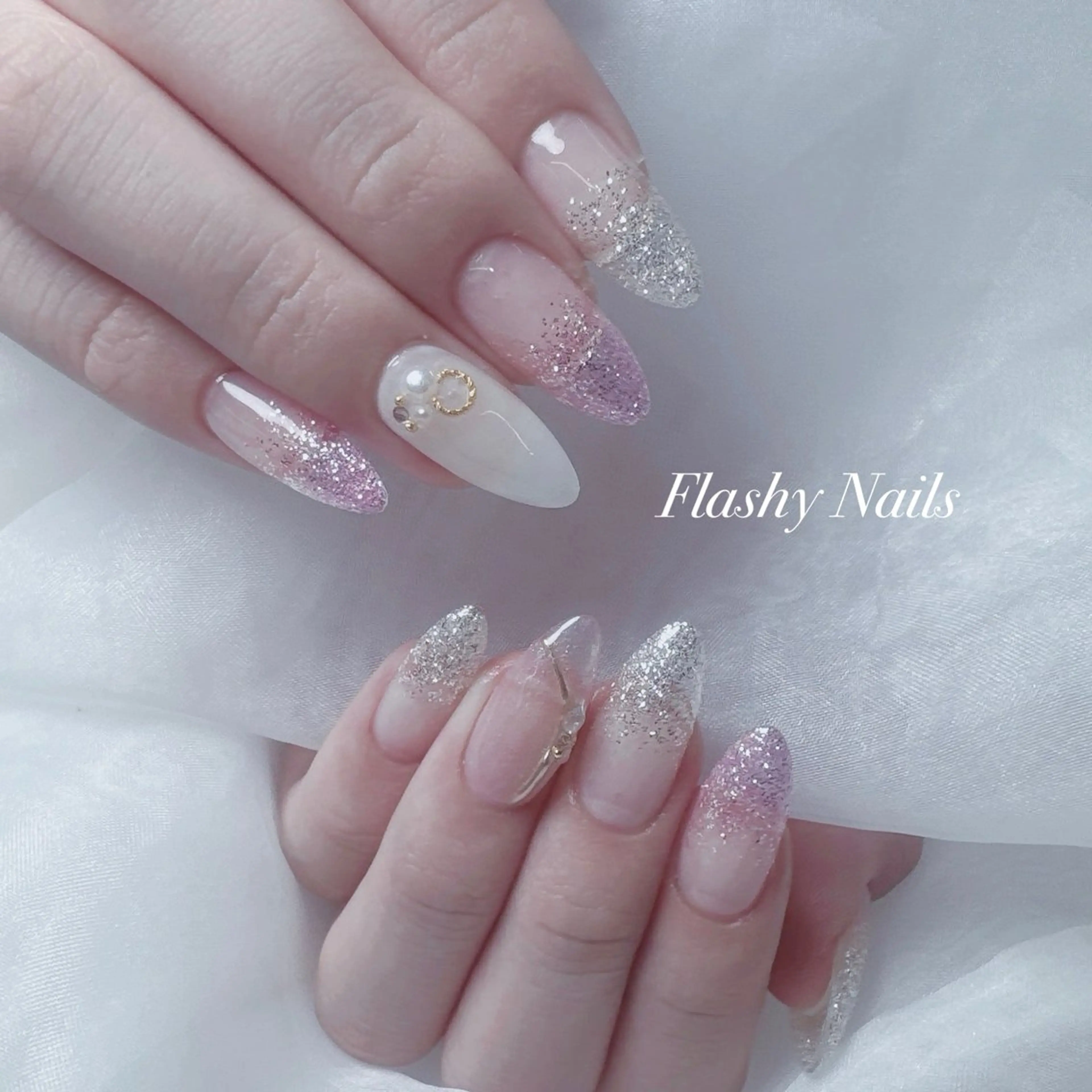 ネイル 長さ出し シンプルネイル Flashy Nailsのネイルデザイン