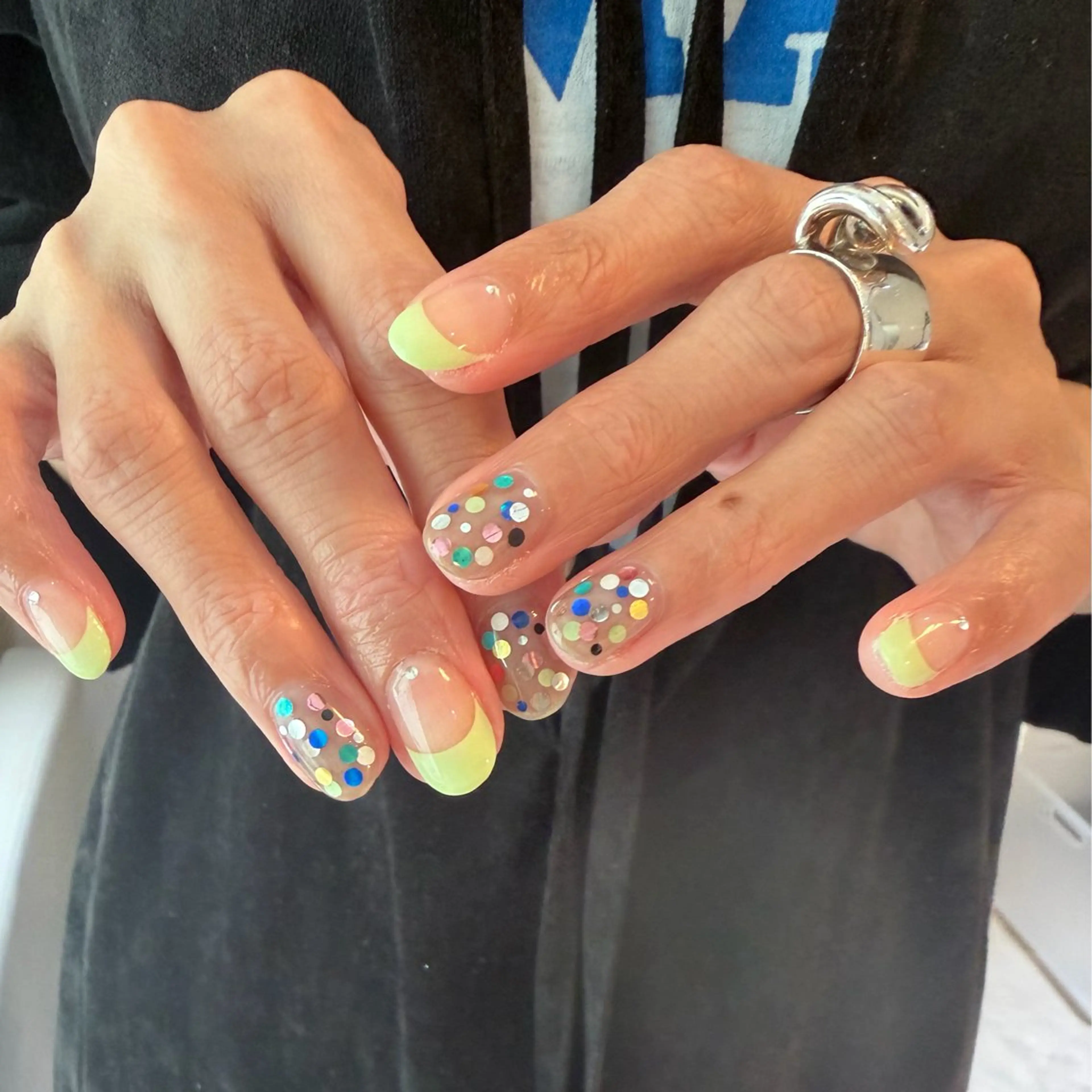 ネイル アートネイル フレンチネイル ジェルネイル グリーン ホログラムネイル ハンドネイル Nail mood デザイン持ち込みokのネイルデザイン