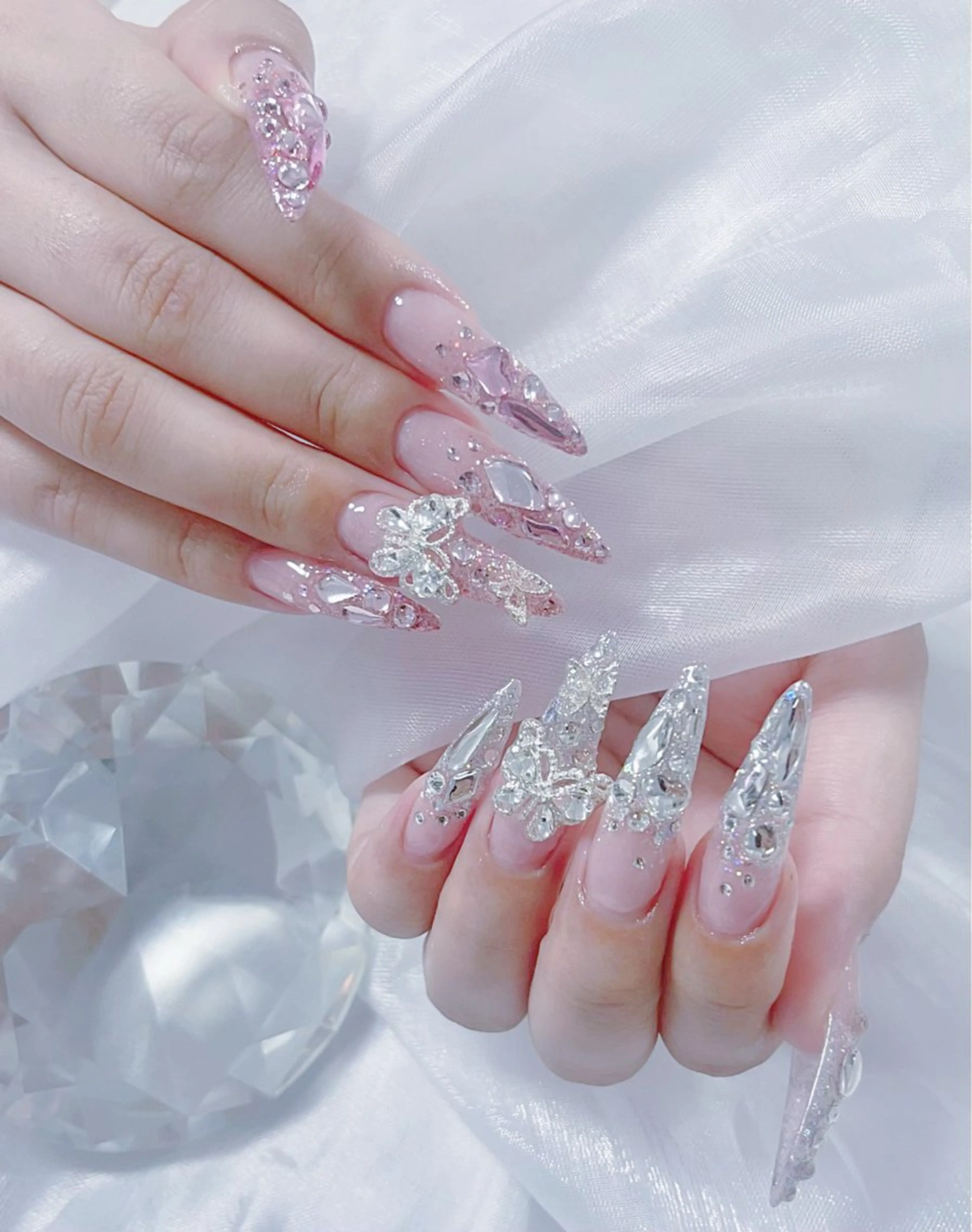 ネイル オーロラネイル クリアネイル フラッシュネイル ジェルネイル グラデーション ハンドネイル Amee Nail Salonのネイルデザイン