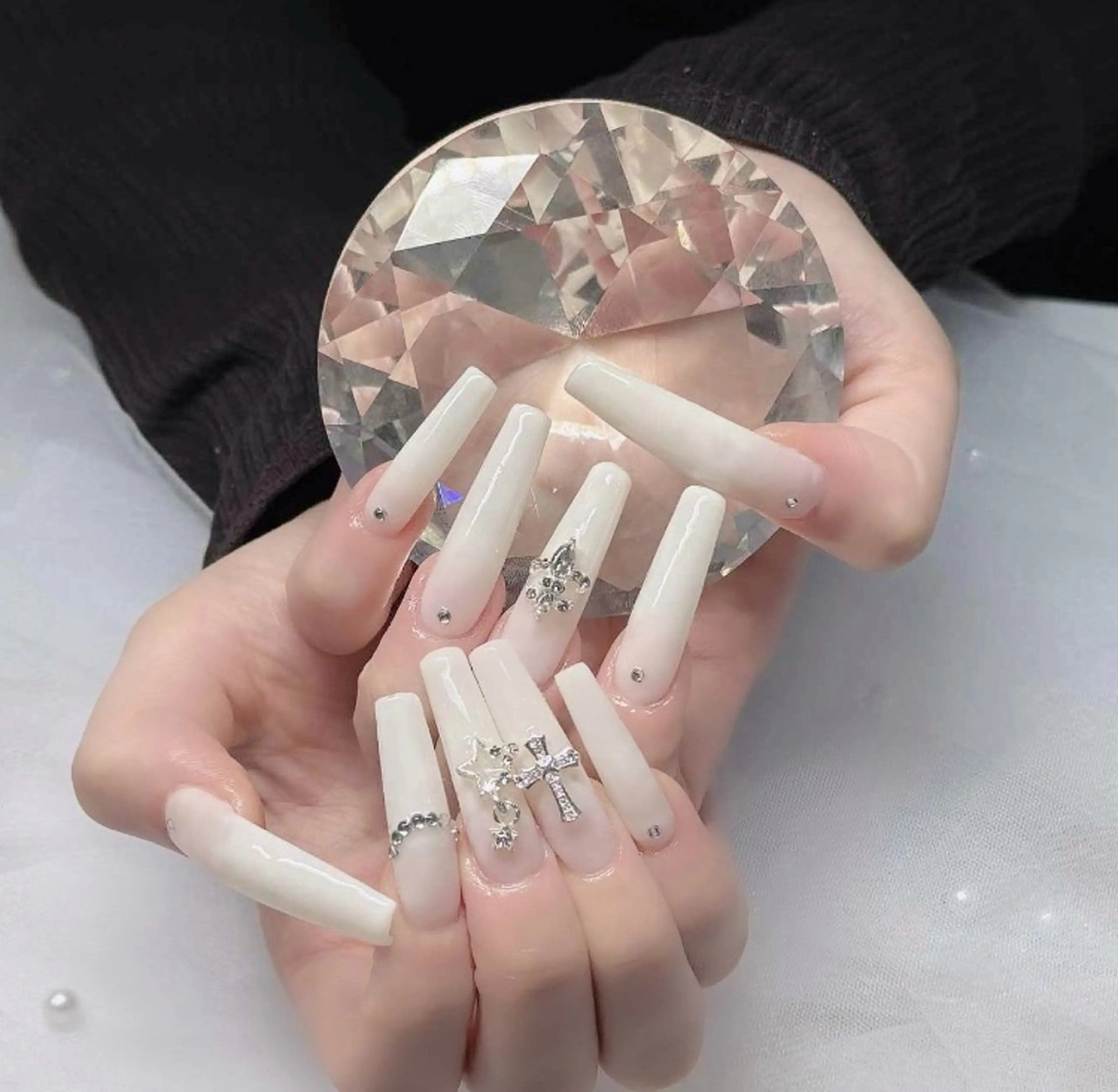 ネイル 長さ出し フレンチネイル 韓国ネイル レース マグネットネイル yuna ユナのネイルデザイン