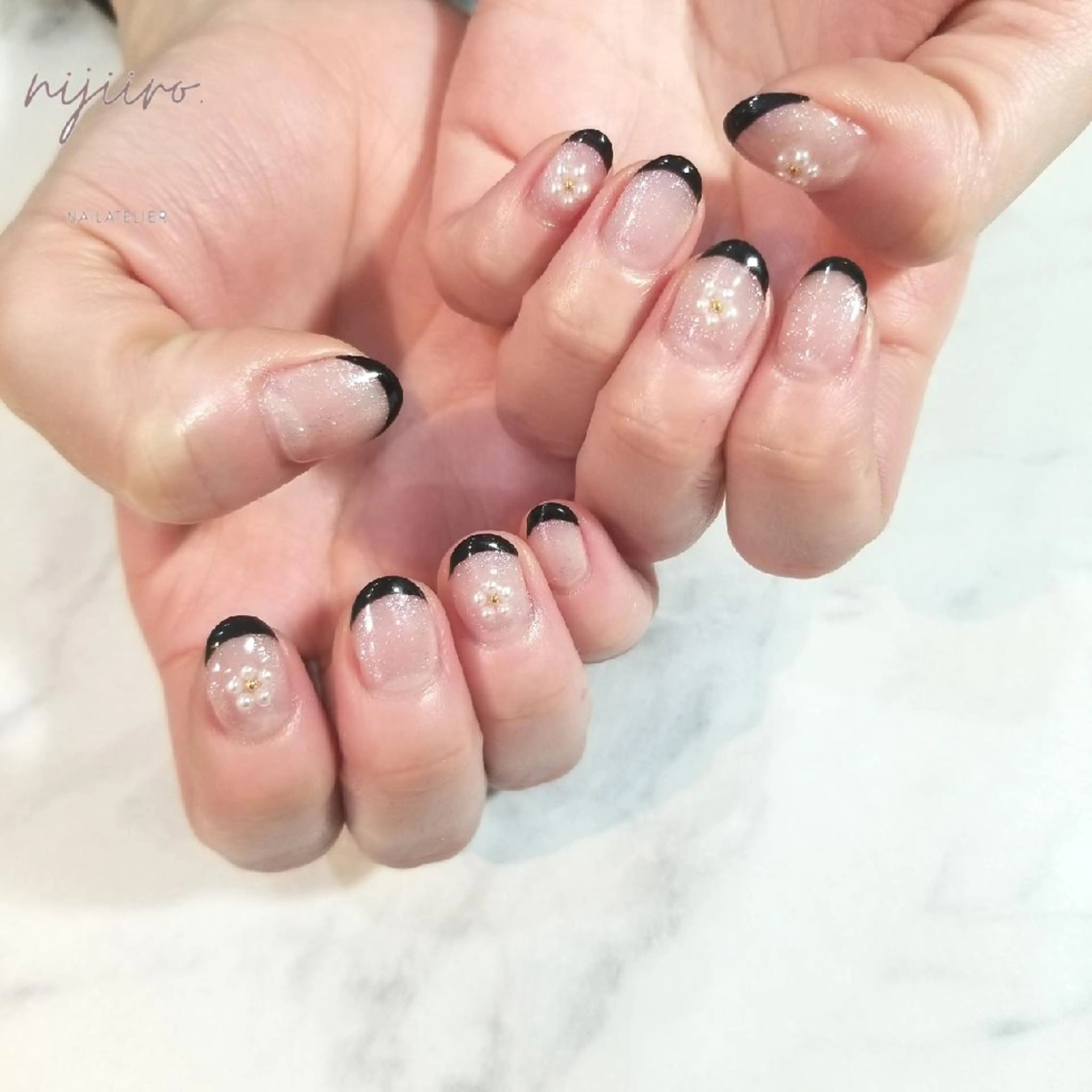 ネイル フレンチネイル ハンドネイル nijiiro🌈 サトウのネイルデザイン