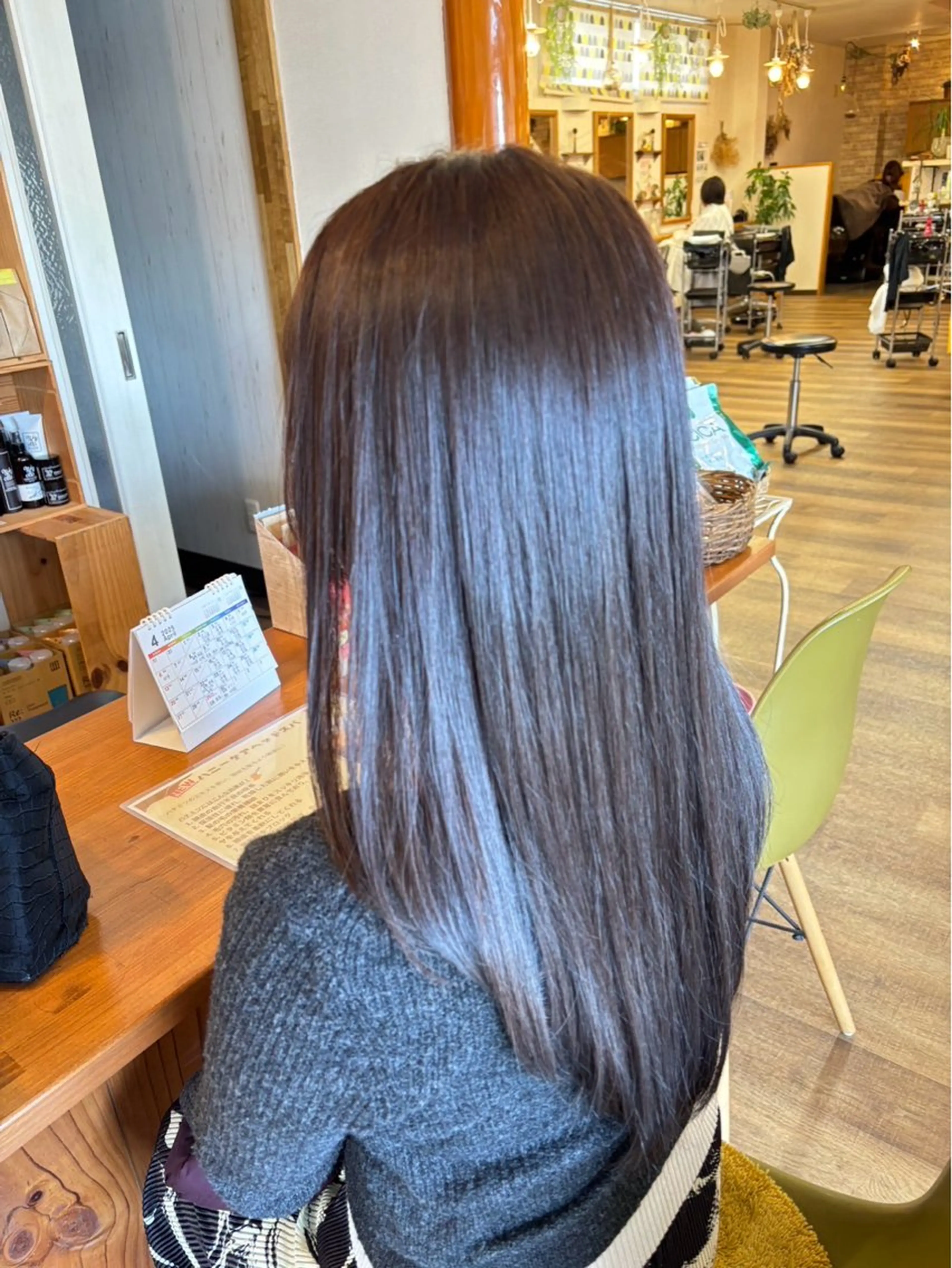 ロング カラー 大久保 藍梨のヘアスタイル