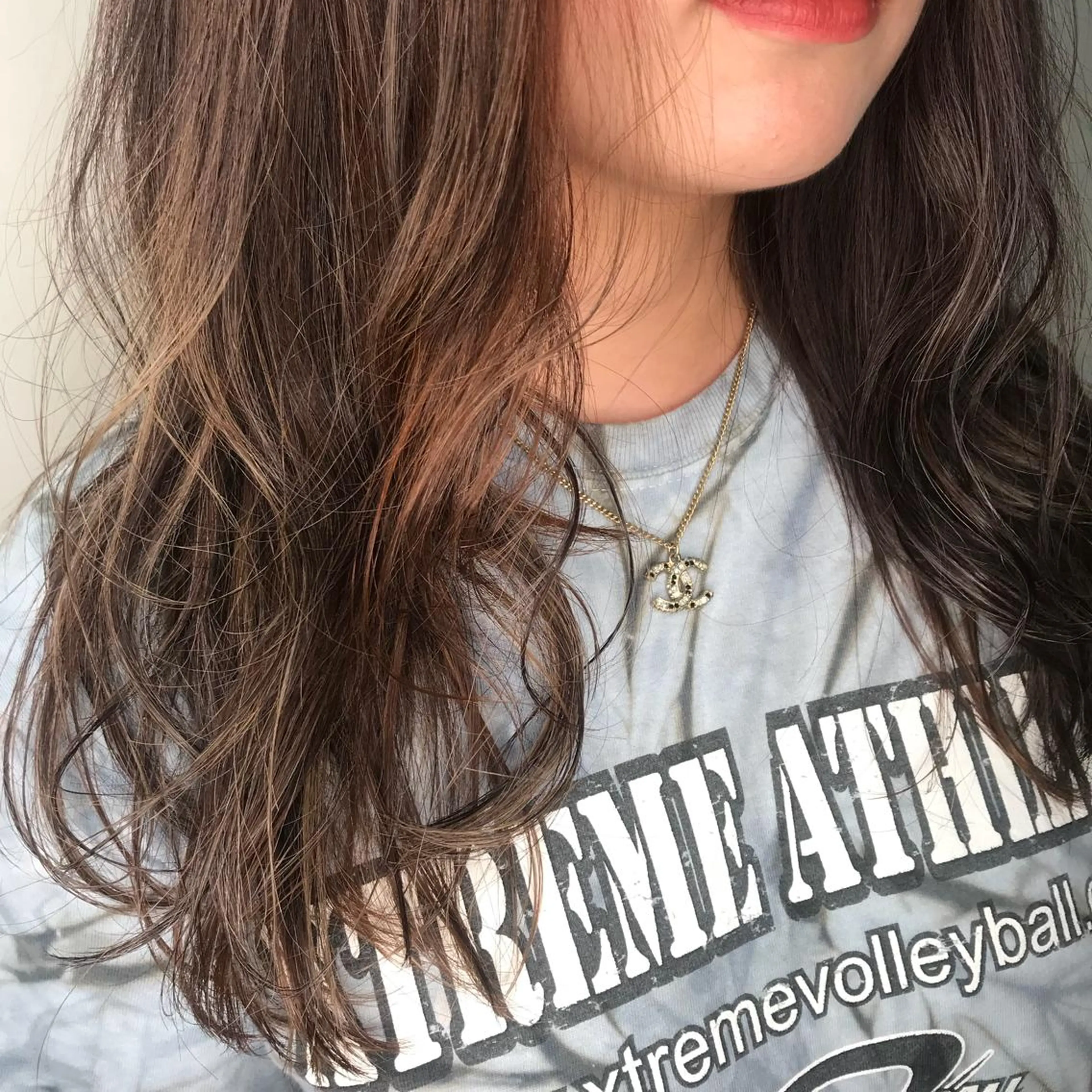 ロング カラー mana 暖色カラーカットのヘアスタイル