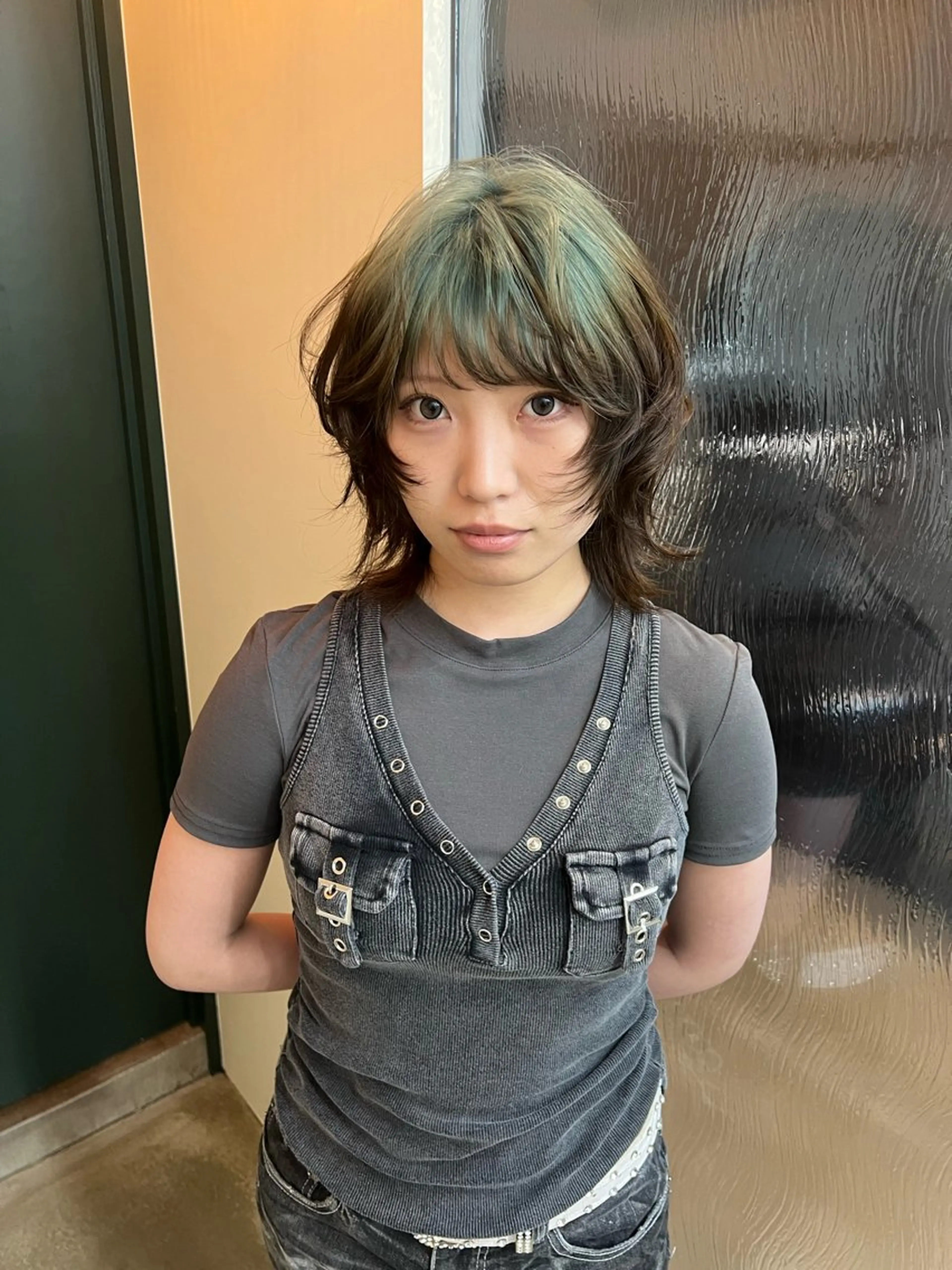 ミディアム カラー カット ヘアカラー ハイトーンカラー/ さらさのヘアスタイル