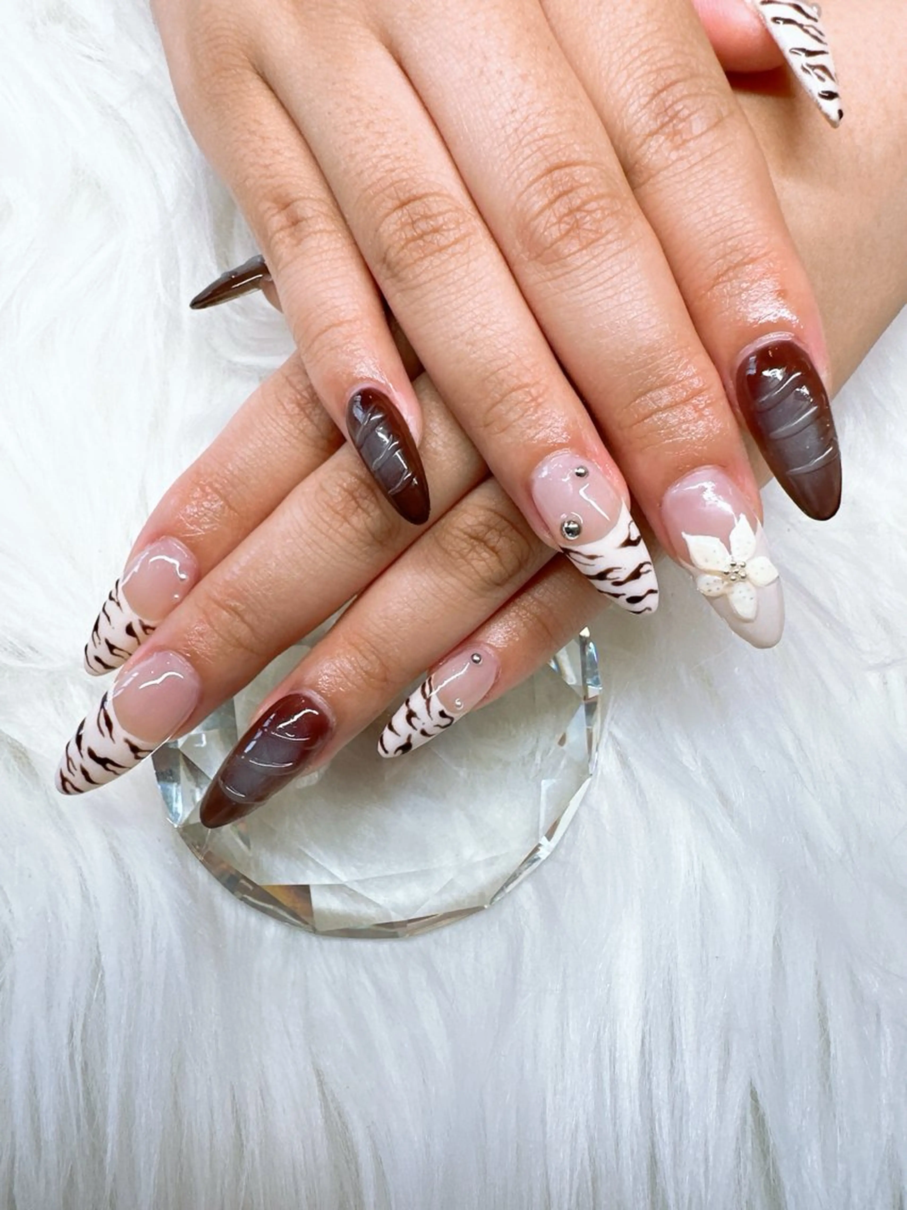 ネイル ストーンネイル nail salon OnRのネイルデザイン