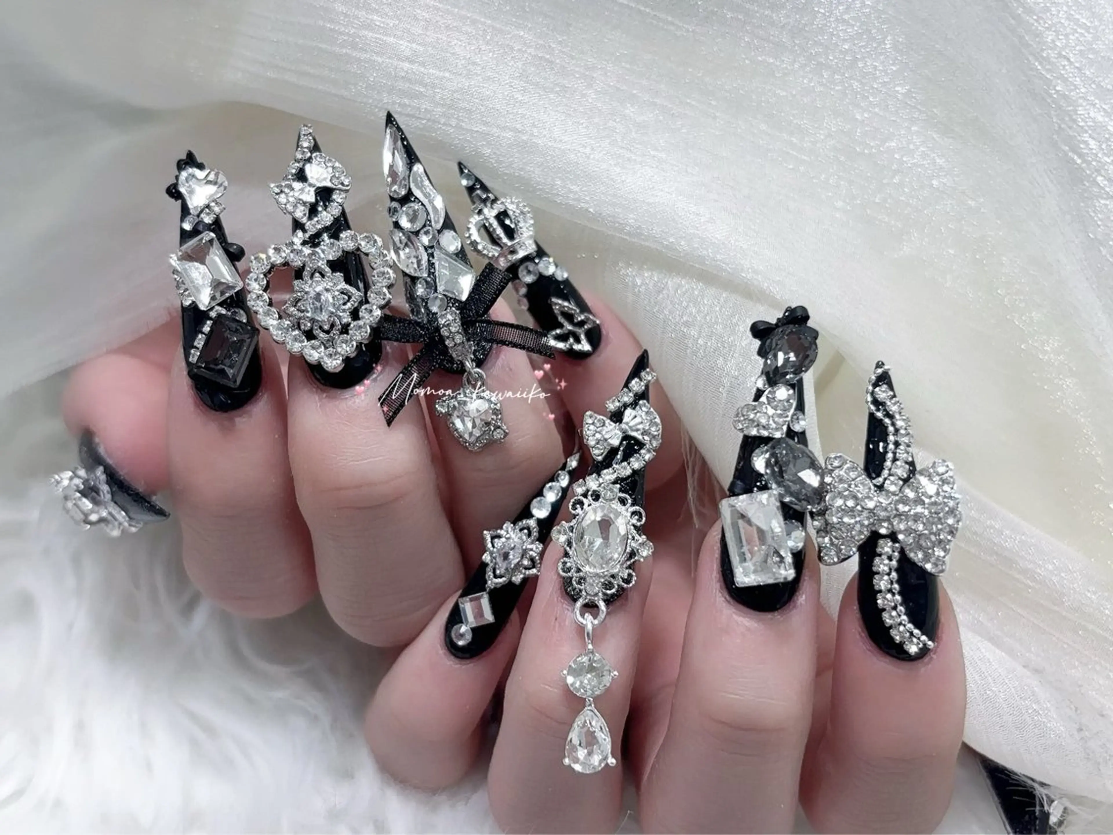 ネイル 成人式 マグネットネイル 大理石ネイル(マーブル) リボン 夏ネイル ハンドネイル MoMoA Nail ネイル長さ出し専門店のネイルデザイン