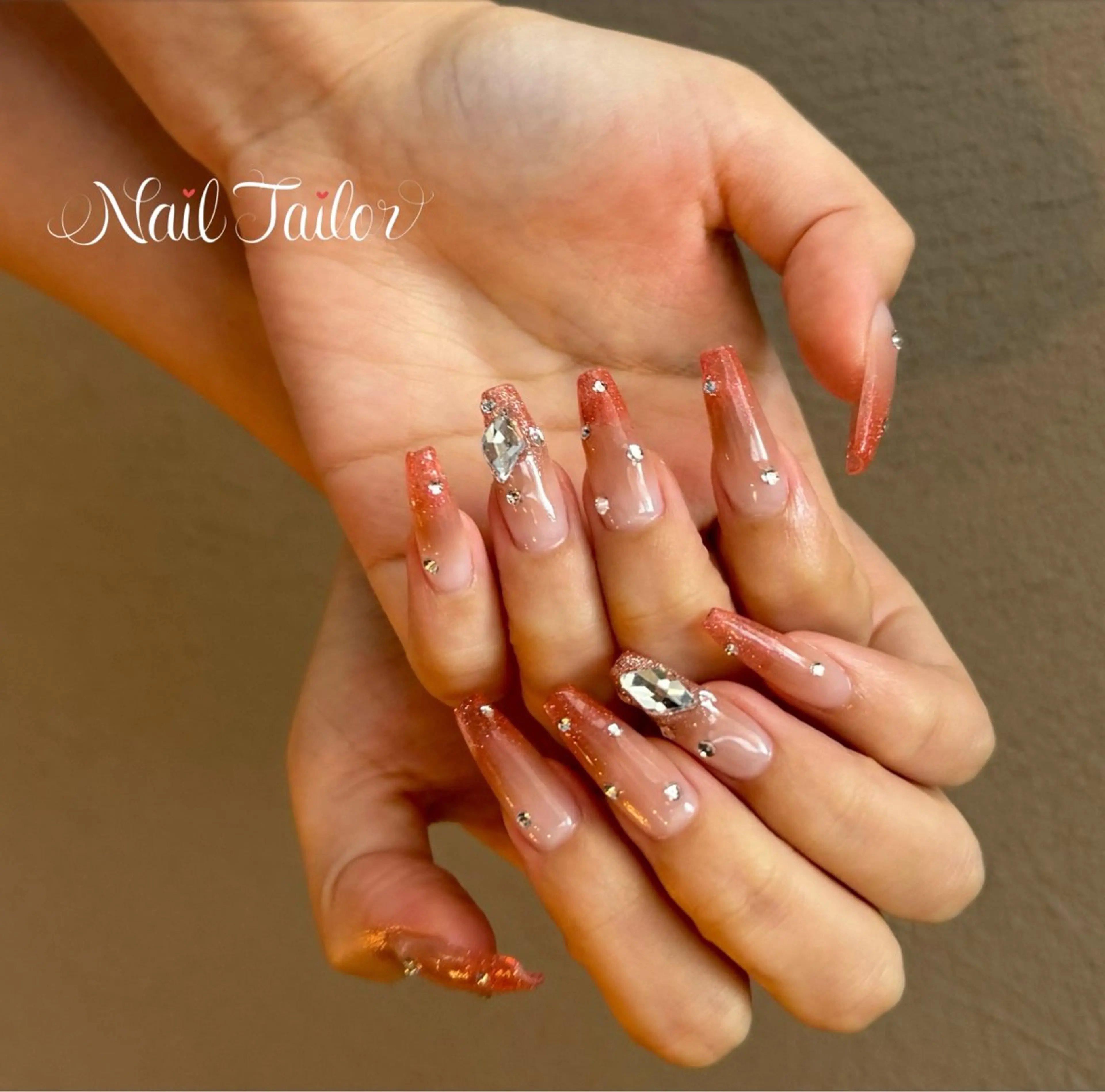 ネイル 長さ出し ジェルネイル グラデーション キラキラネイル ラメ(グリッター) NailTailor ネイルテイラーのネイルデザイン