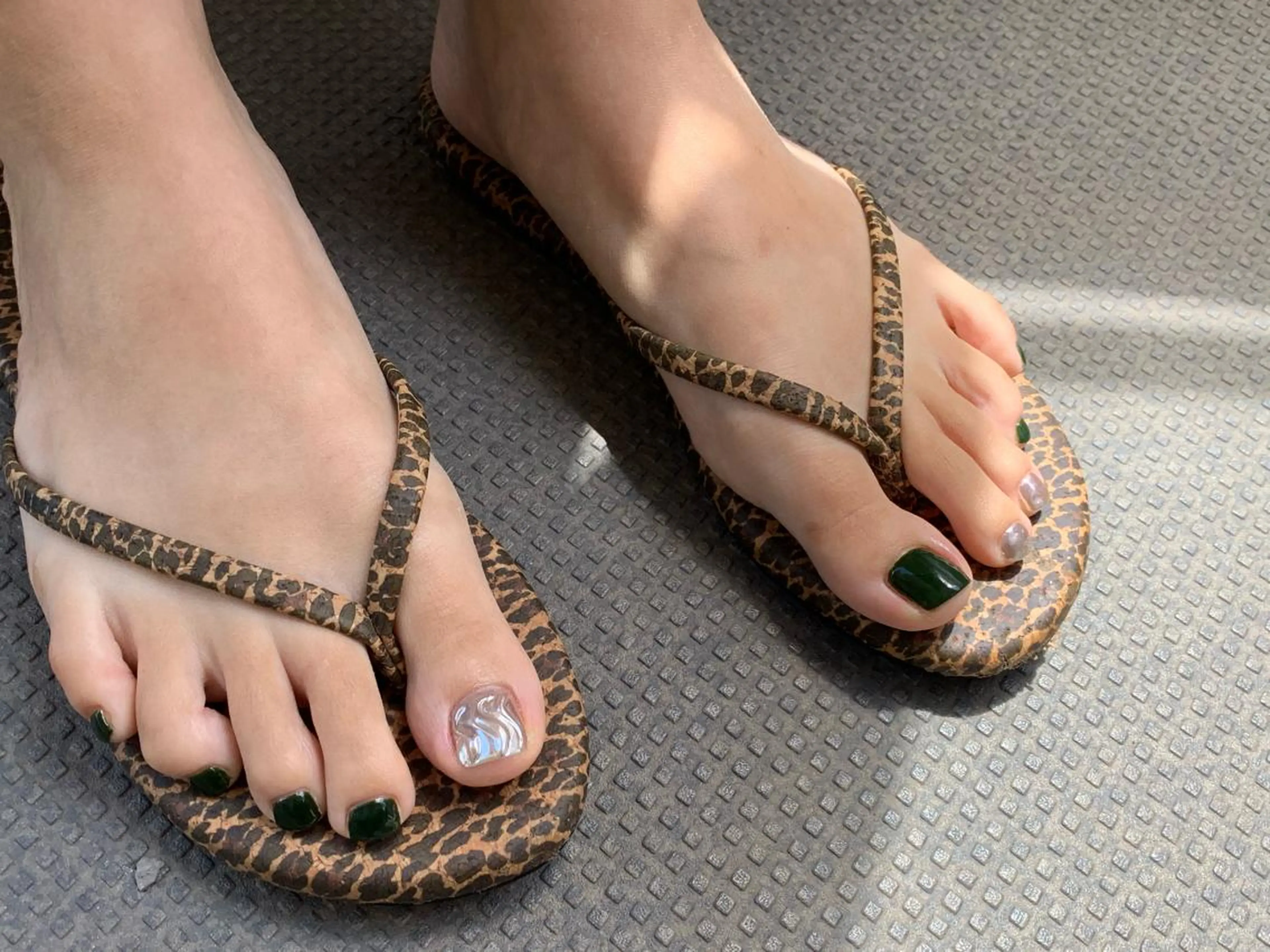 ネイル フットネイル ワンカラーネイル マキノ ユイのネイルデザイン