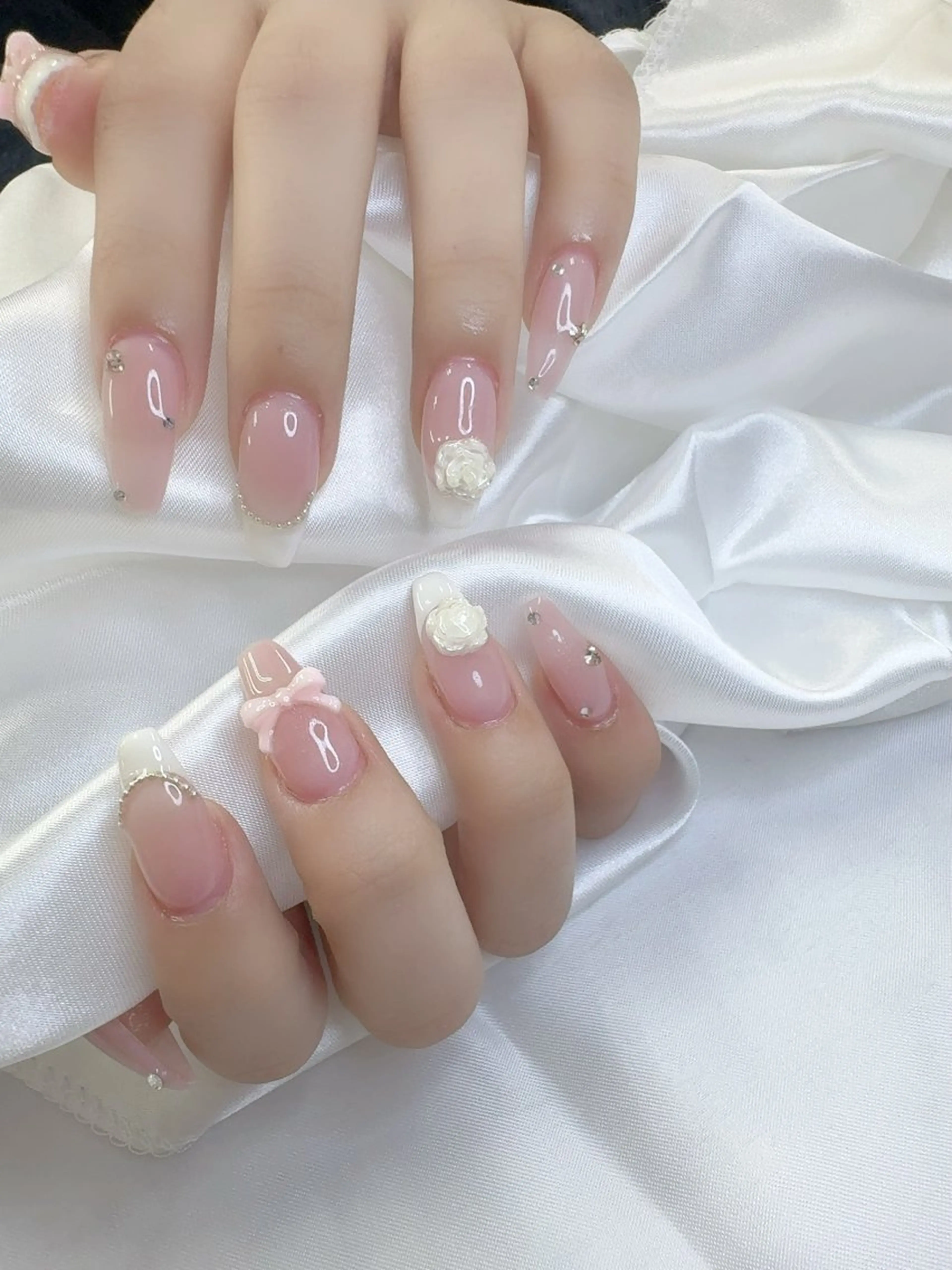 ネイル フレンチネイル 韓国ネイル マグネットネイル ニュアンスネイル オフィスネイル ハンドネイル Mlan Nailのネイルデザイン