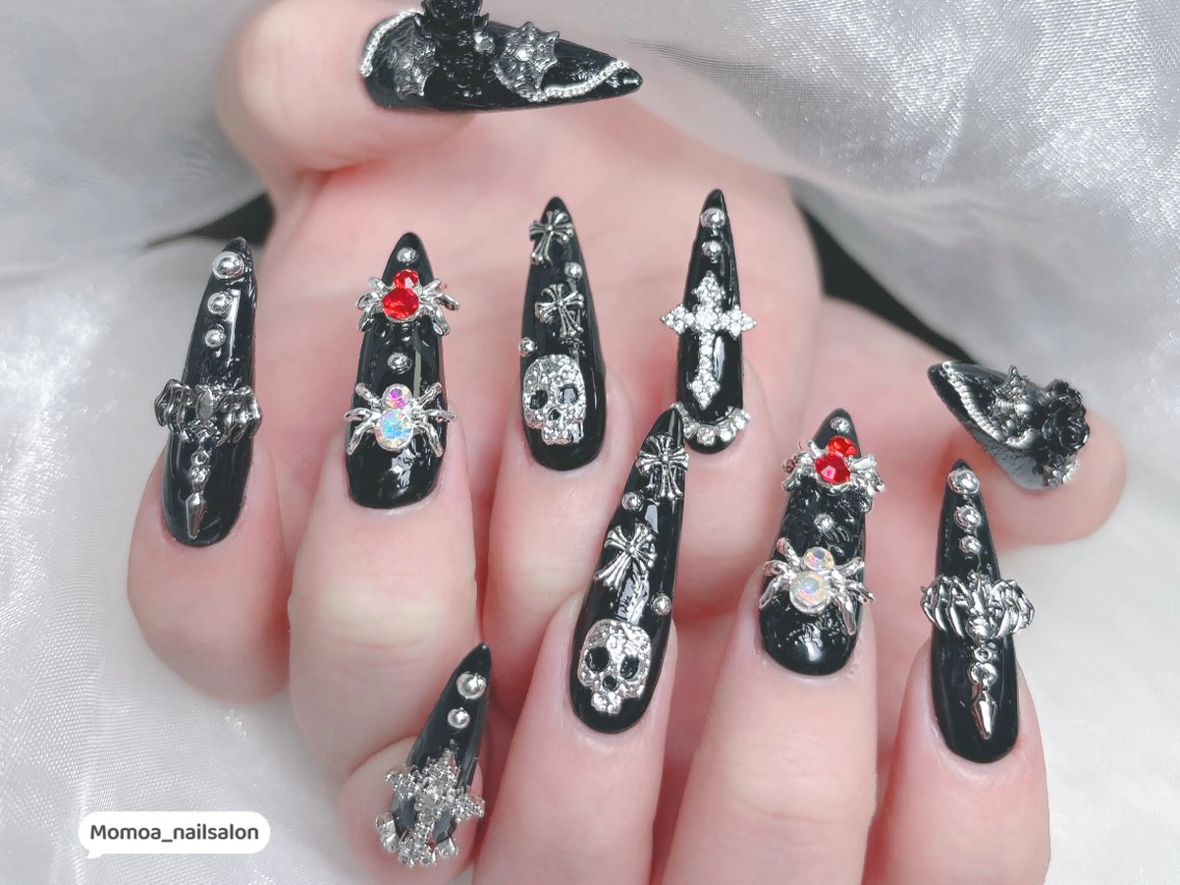 ネイル キラキラネイル 韓国ネイル スカルプネイル ハンドネイル MoMoA Nail ネイル長さ出し専門店のネイルデザイン