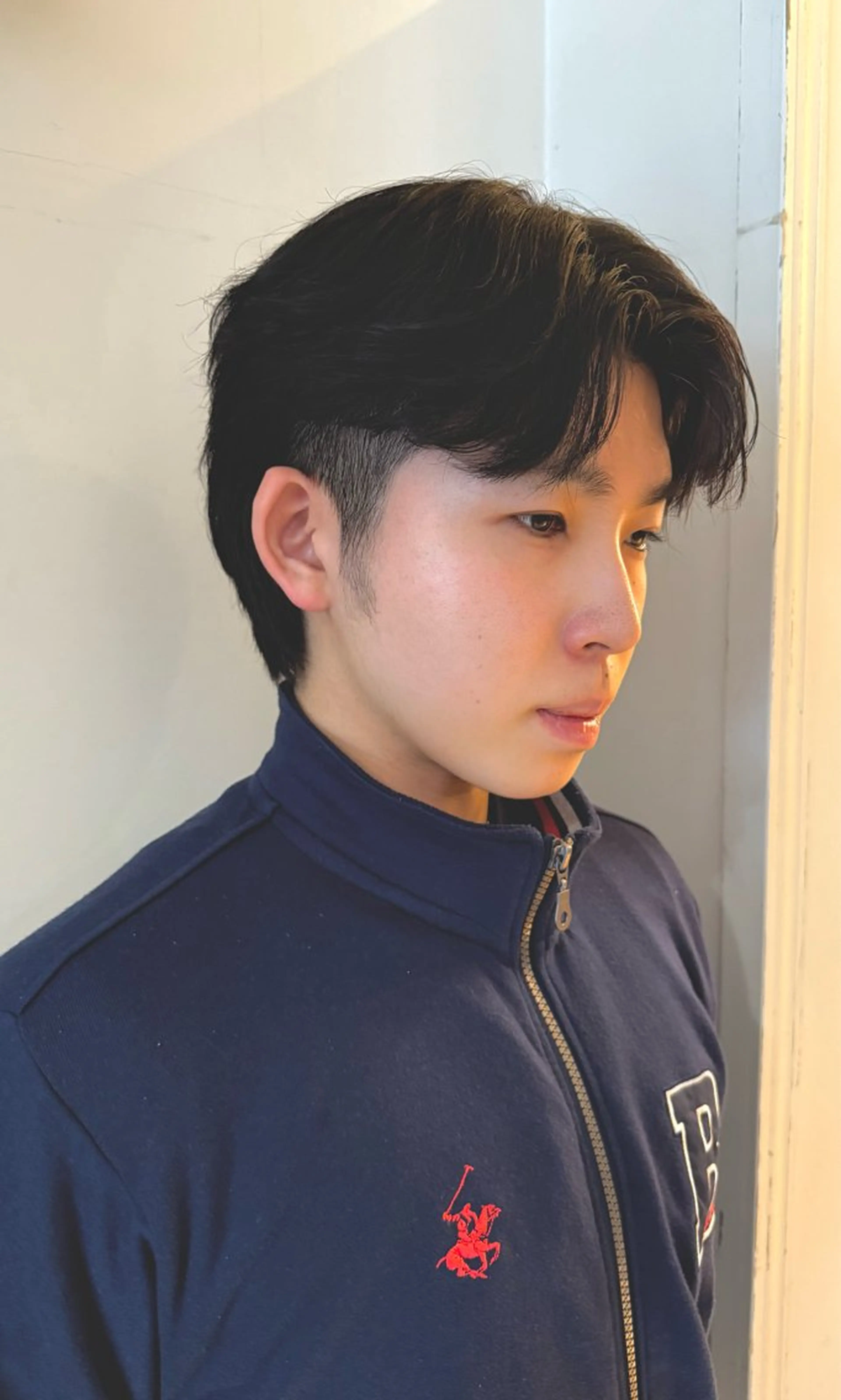 カラー 黒髪 ブルーカラー ブルーブラック ヘアカラー [pia]宮田 龍星のヘアスタイル