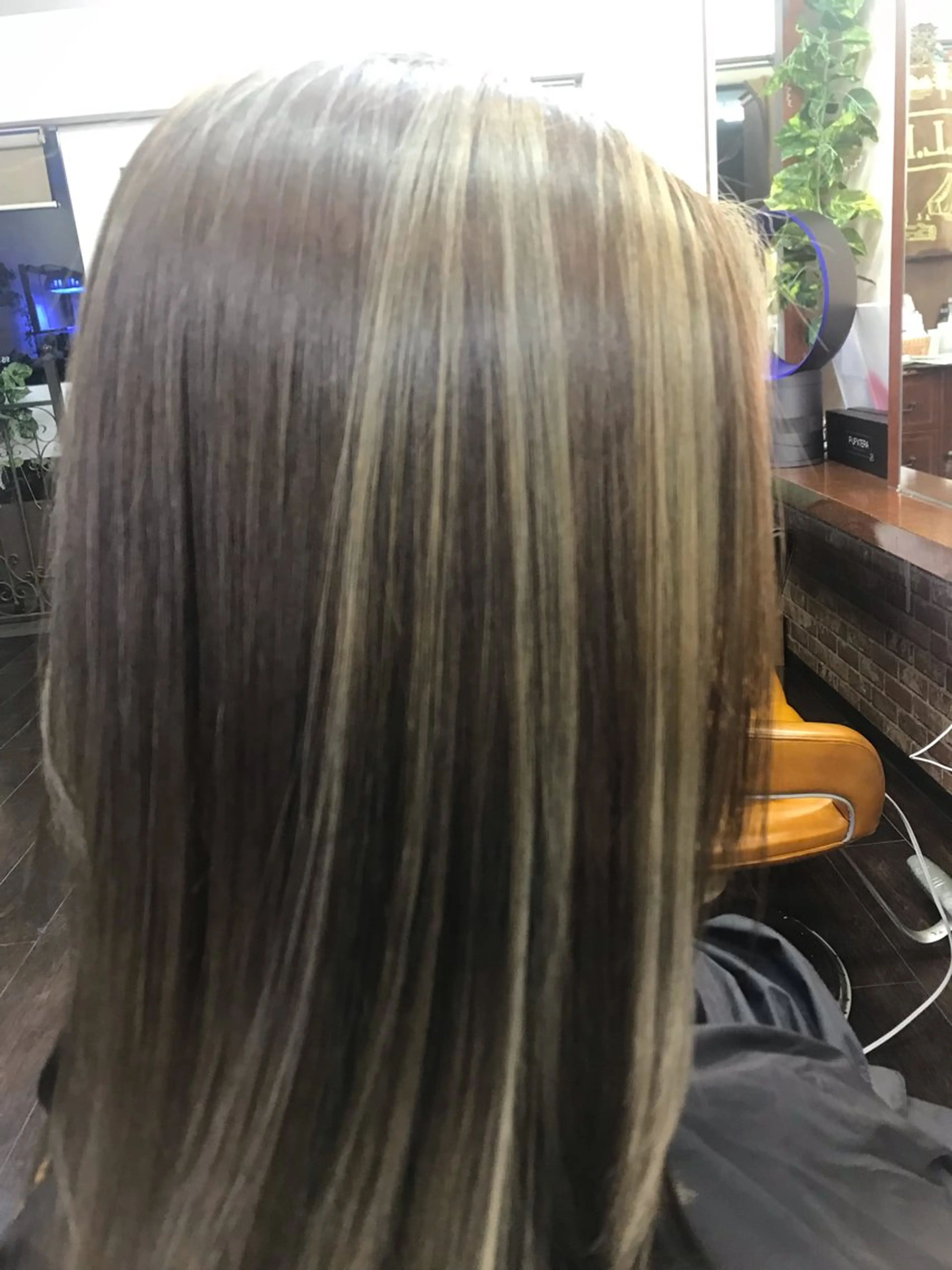 セミロング カラー 桧山 真のヘアスタイル