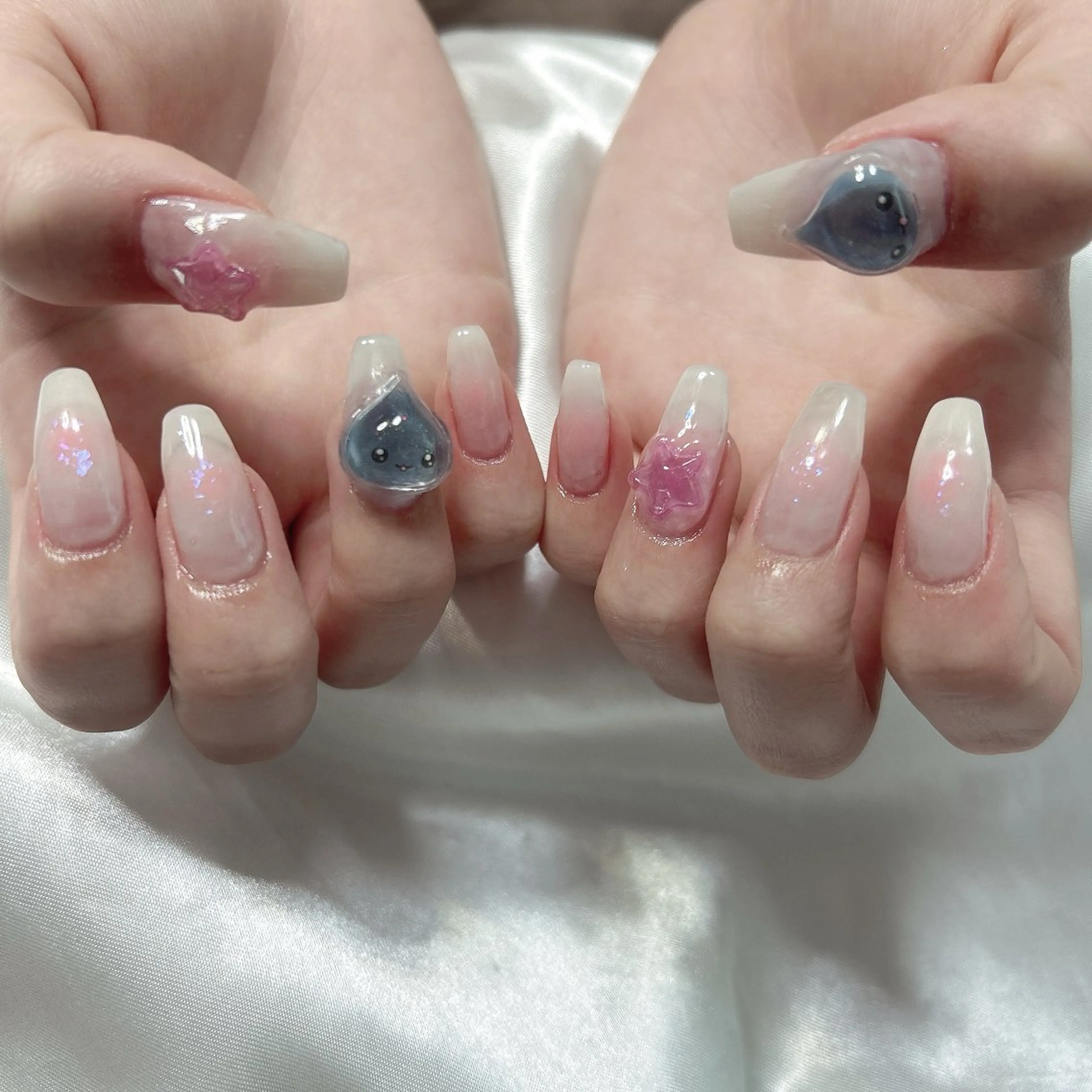 ネイル チークネイル 持ち込み ハンドネイル フットネイル Adite nailのネイルデザイン