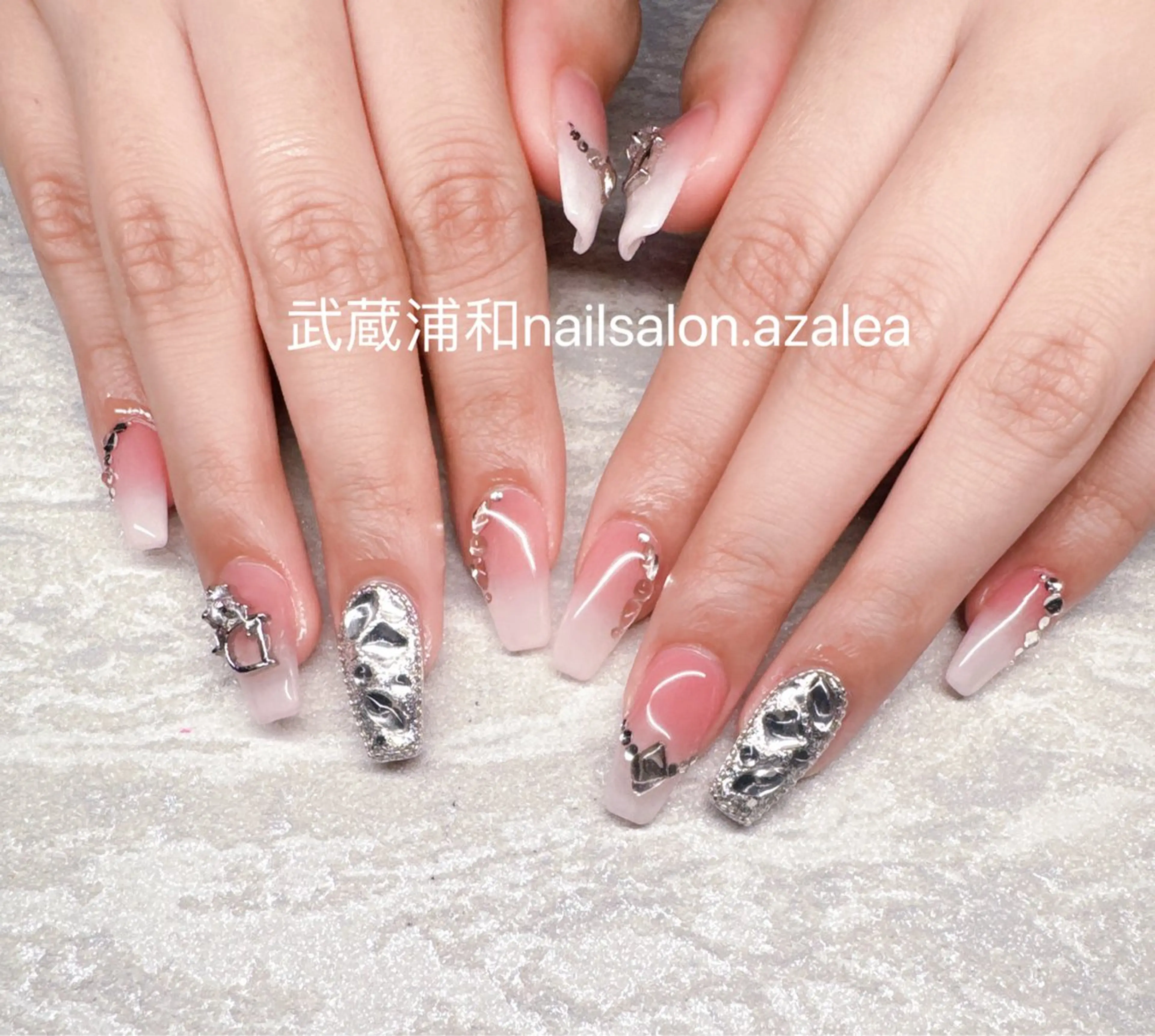 ネイル ハンドネイル R inのネイルデザイン