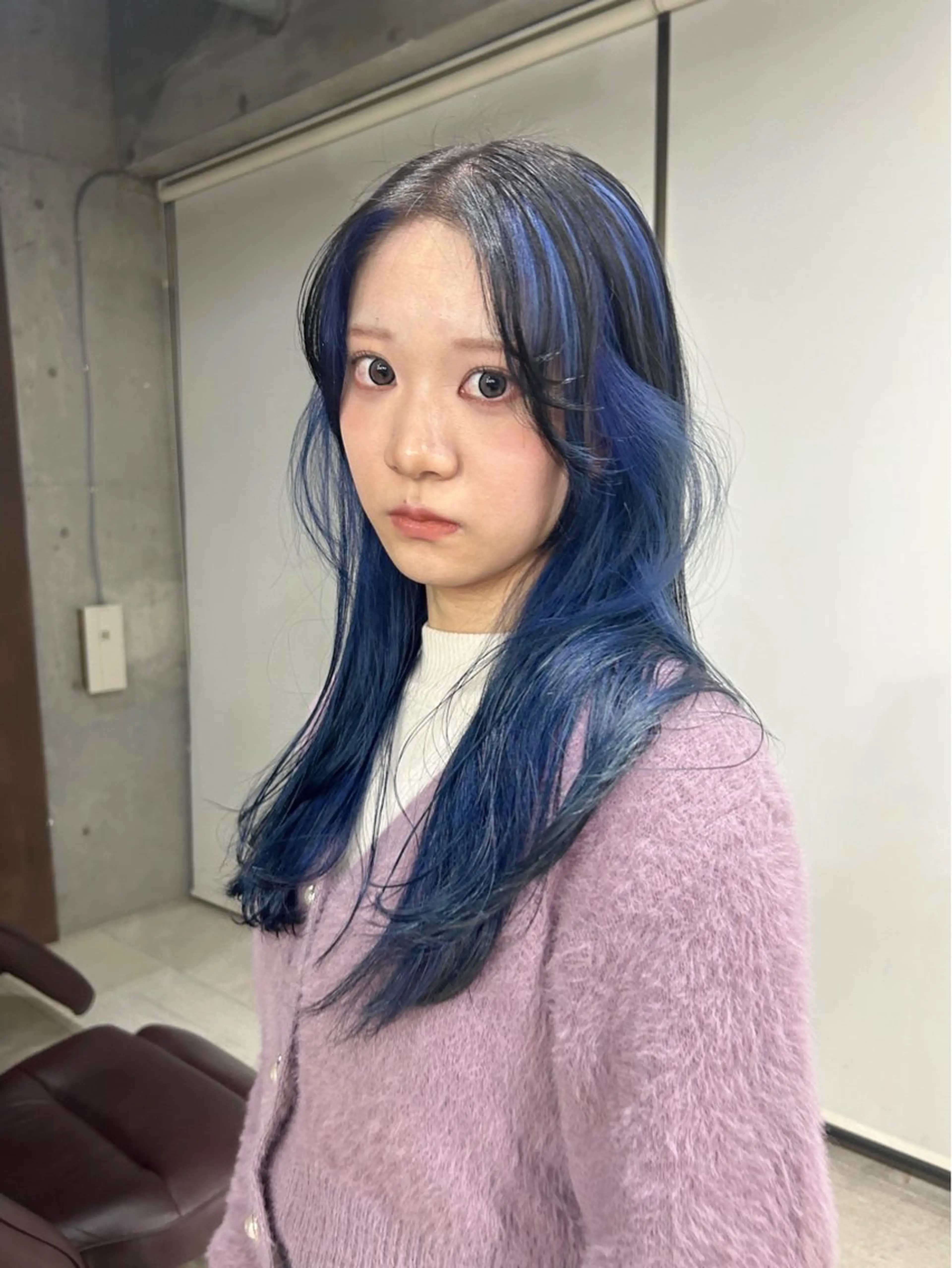 ロング ヘアカラー Hiyo 外国人風くせ毛パーマのヘアスタイル