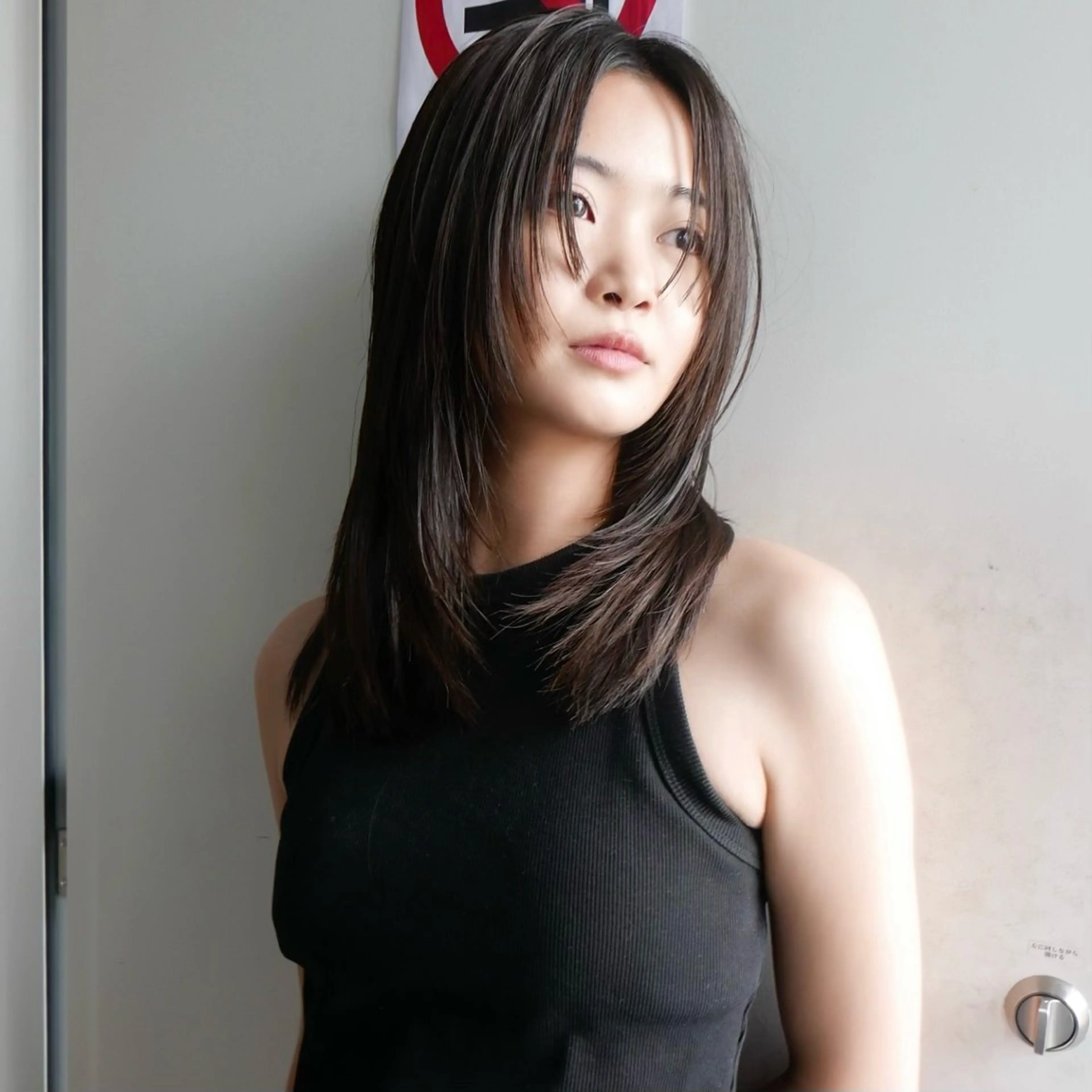 ミディアム 顔まわりレイヤー かきあげバング レイヤーカット bloc japon所属・ﾌﾞﾚｲｽﾞ˚✧₊⁎ ﾚｲﾔｰToriのヘアスタイル