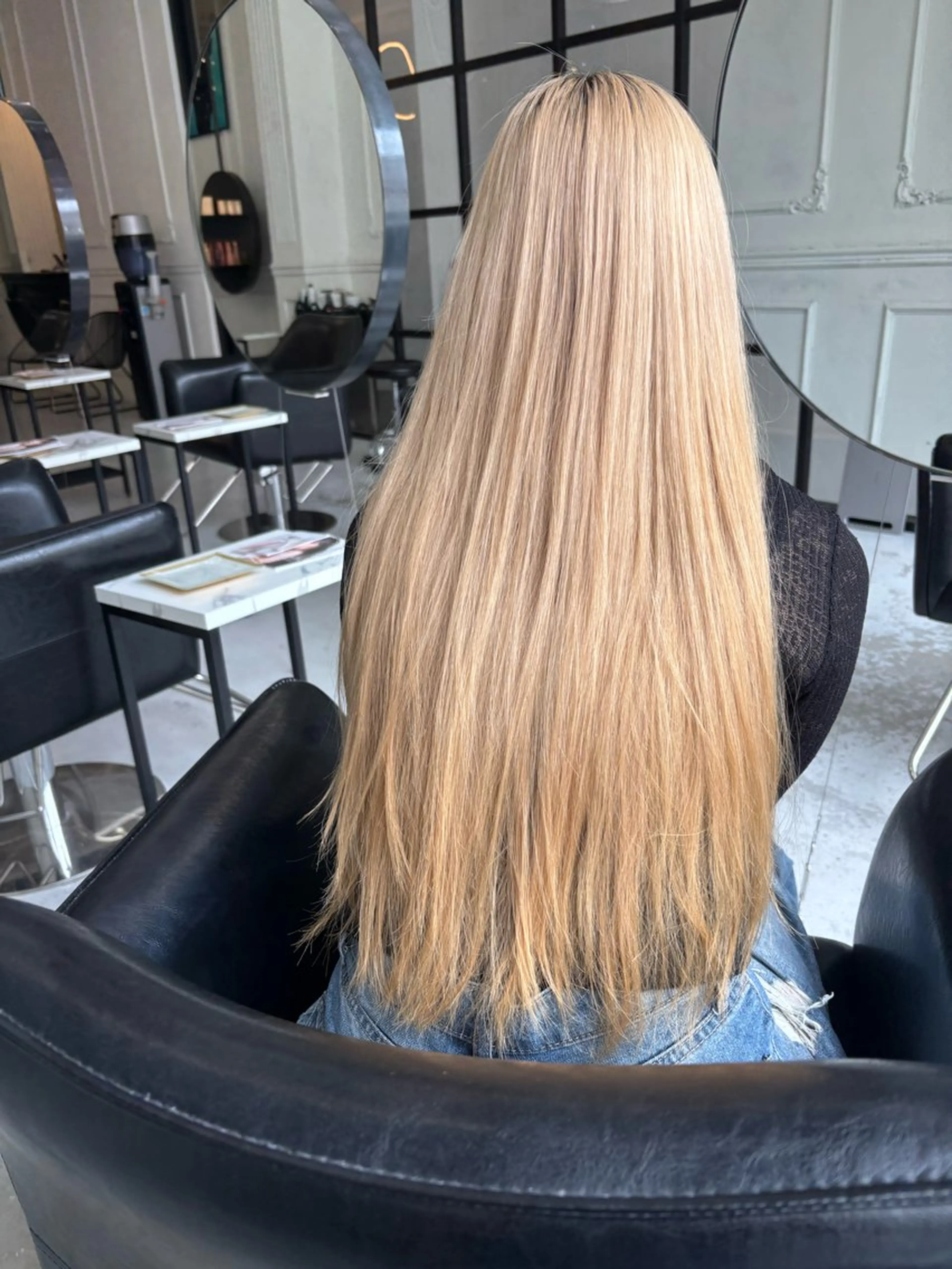 ロング ヘアカラー MaisonHALU さくらのヘアスタイル