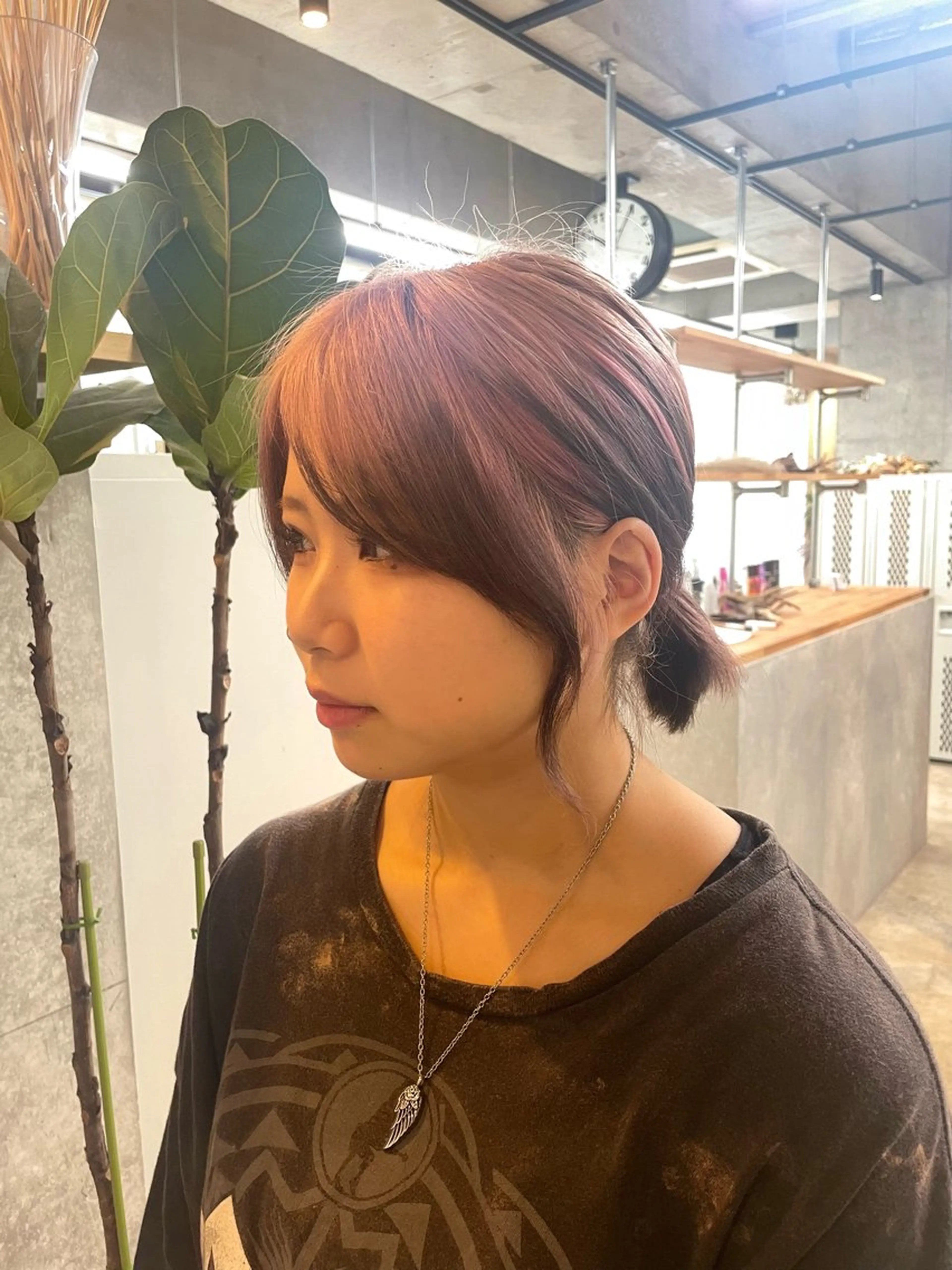 ショート カラー KOTOMI .のヘアスタイル