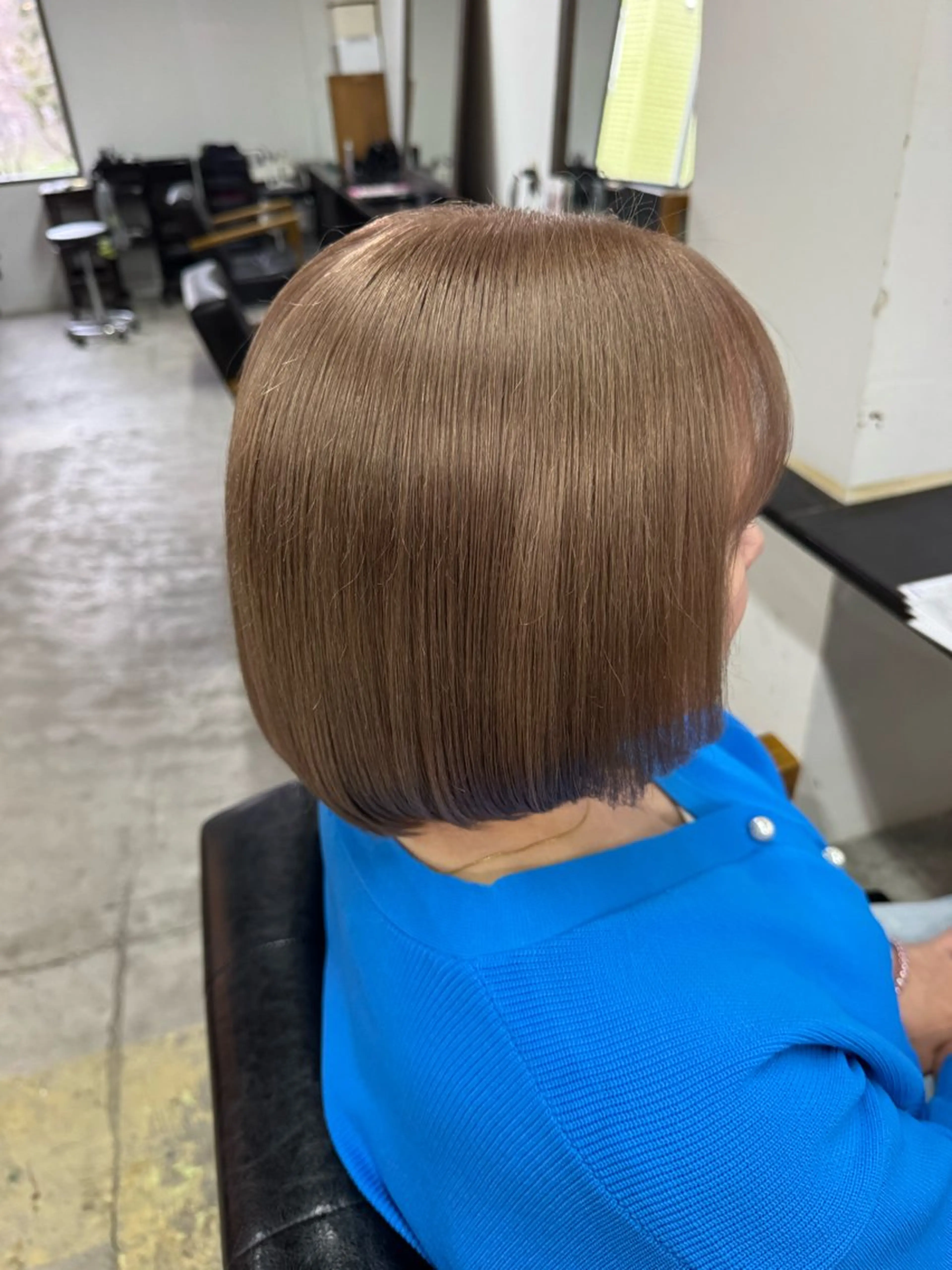 ショート カラー 林 真那のヘアスタイル
