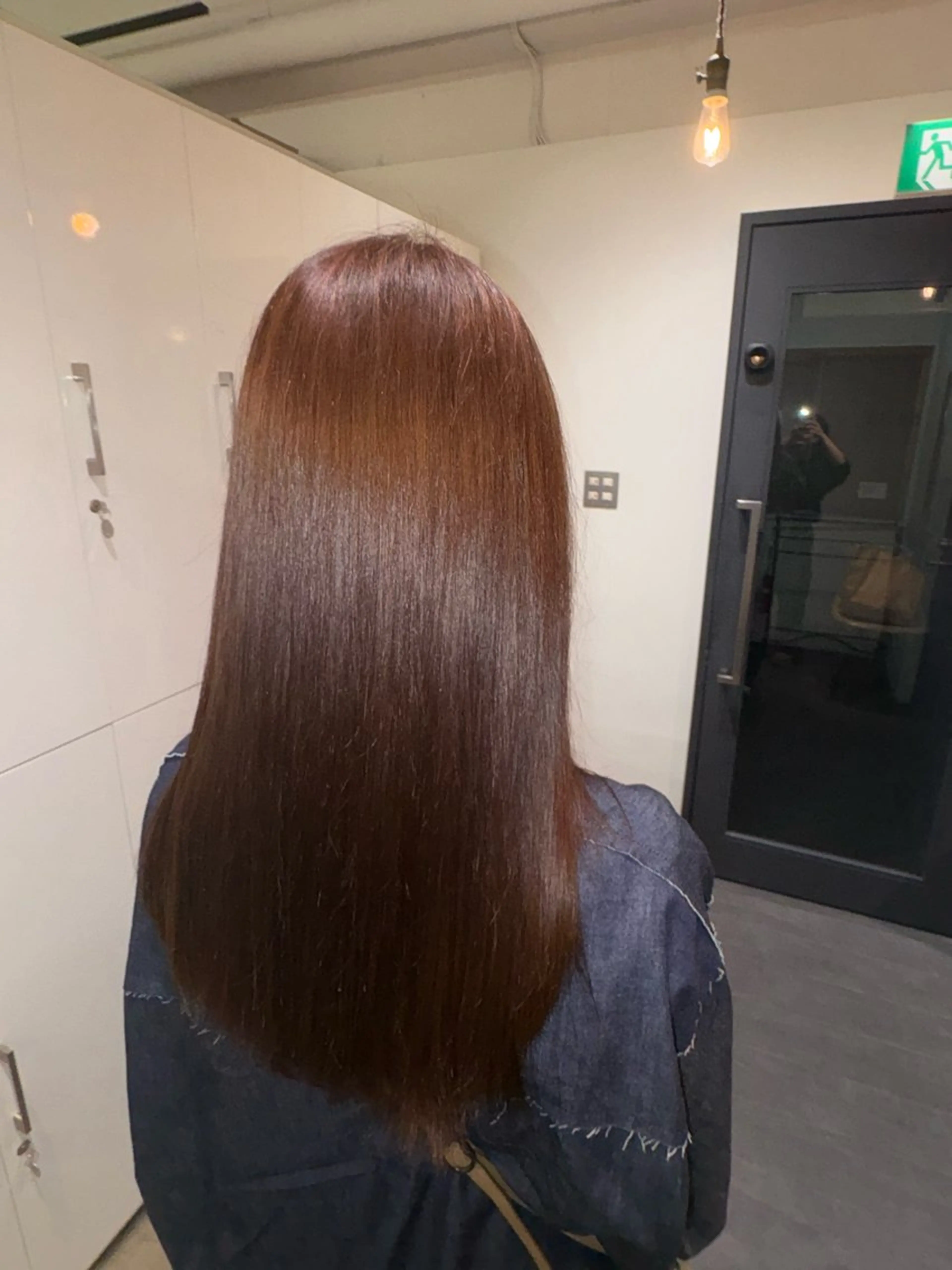 ロング ヘアカラー イズミ ミオのヘアスタイル