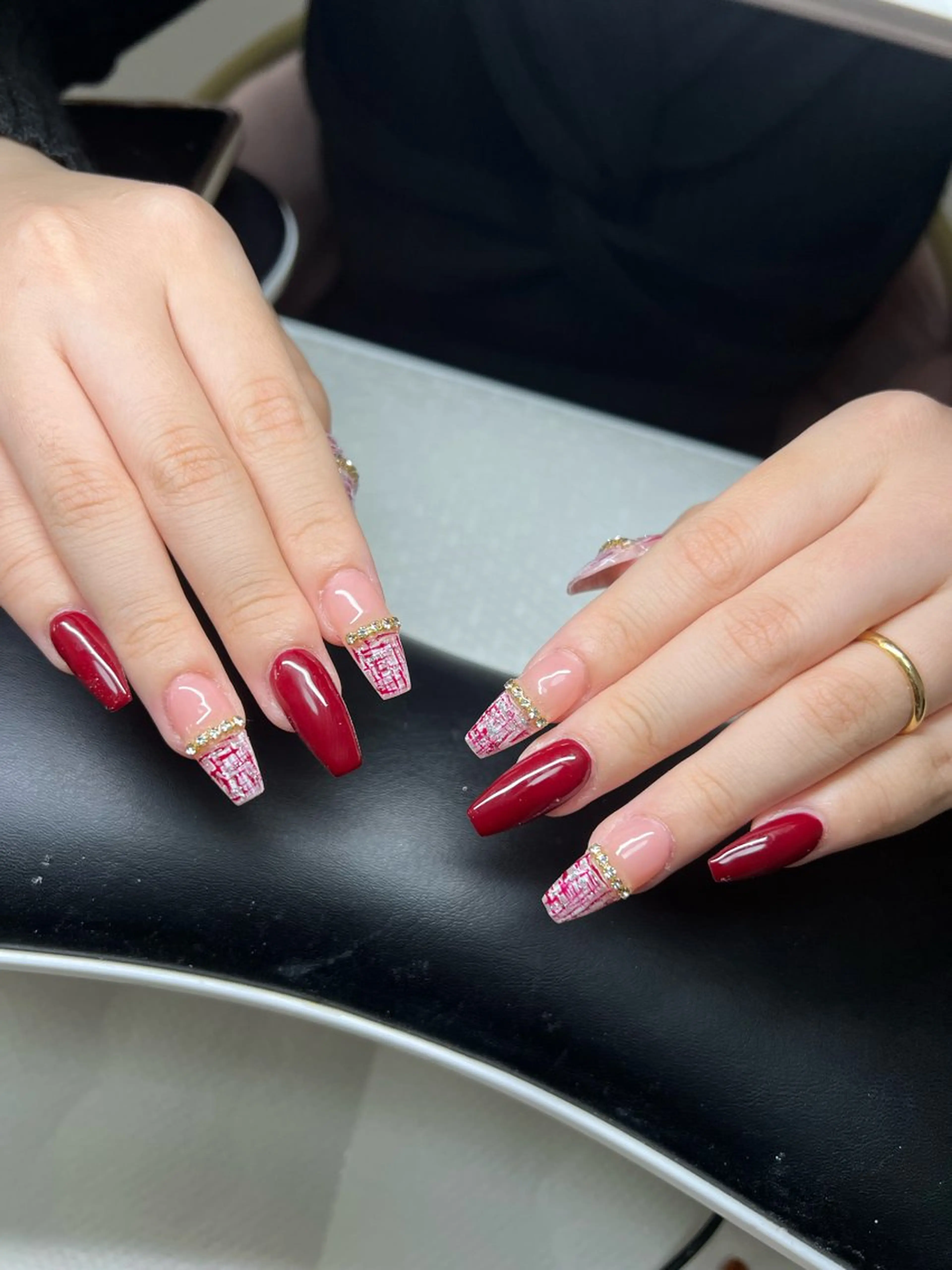 ネイル オーロラネイル チークネイル 長さ出し フットネイル フレンチネイル ハンドネイル Lee Nailsのネイルデザイン