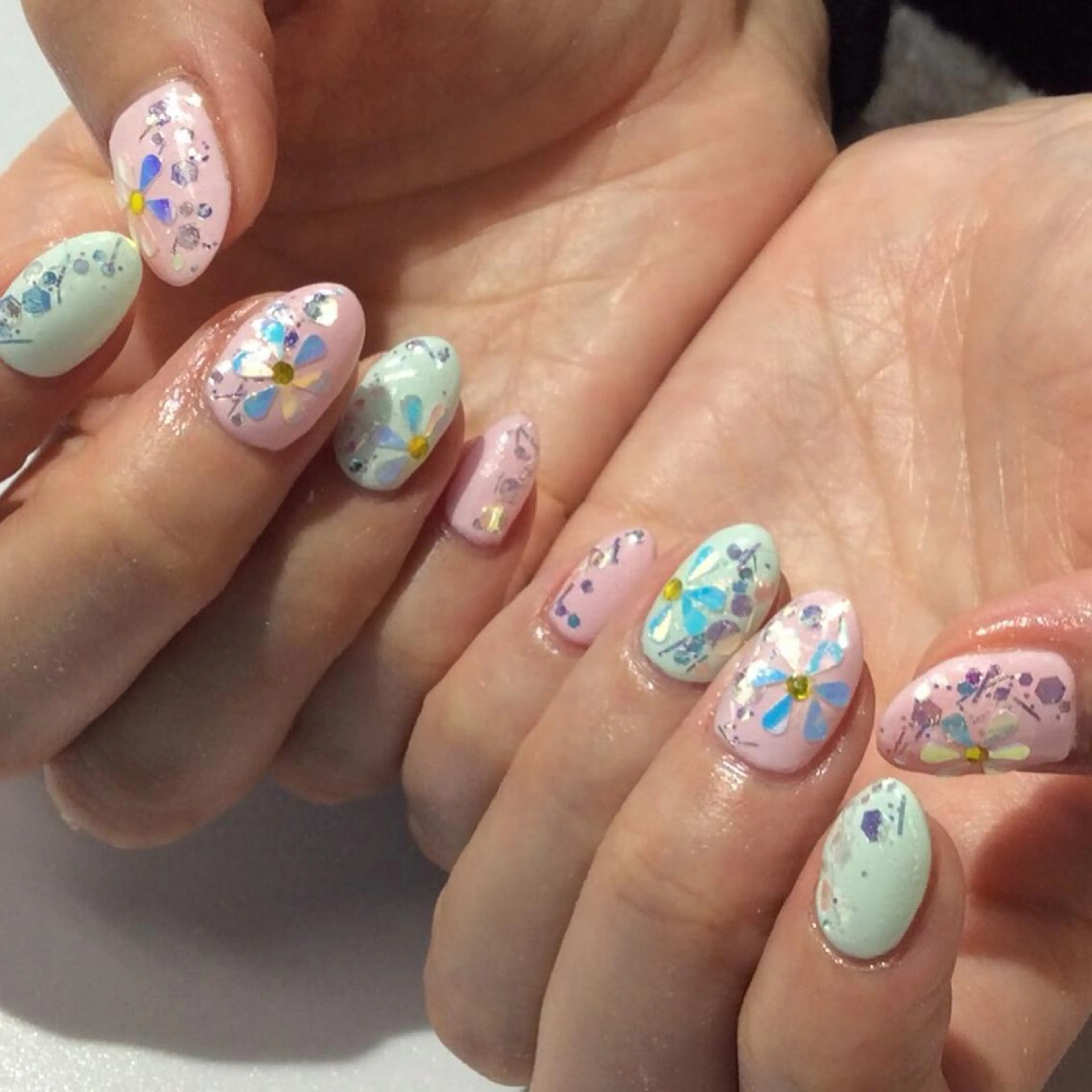 ネイル esNail&eye イーズネイル＆アイのネイルデザイン