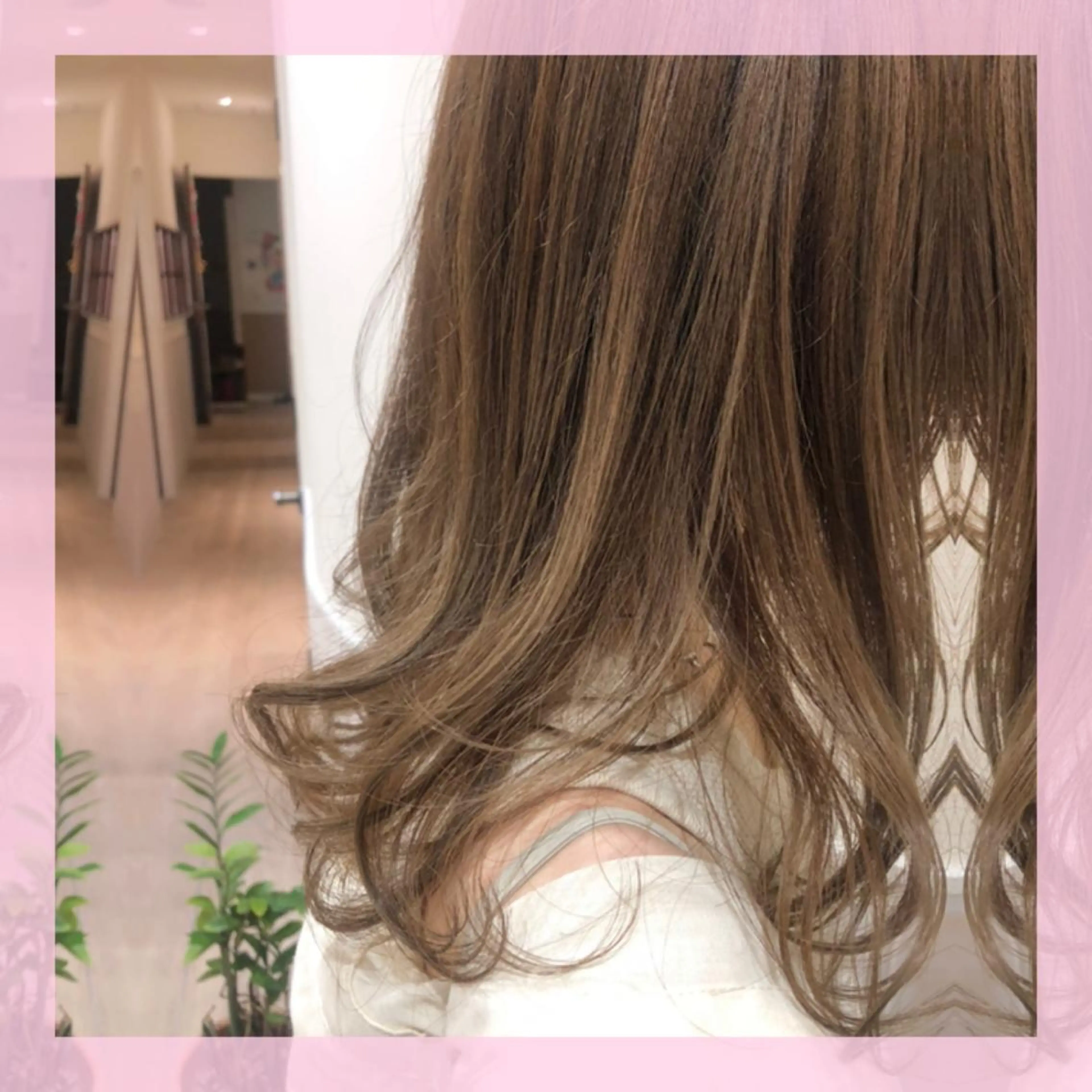 ミディアム カラー ベージュカラー ミルクティーベージュ カット ヘアカラー トリートメント plum.所属・🍒前川 🍒のヘアスタイル