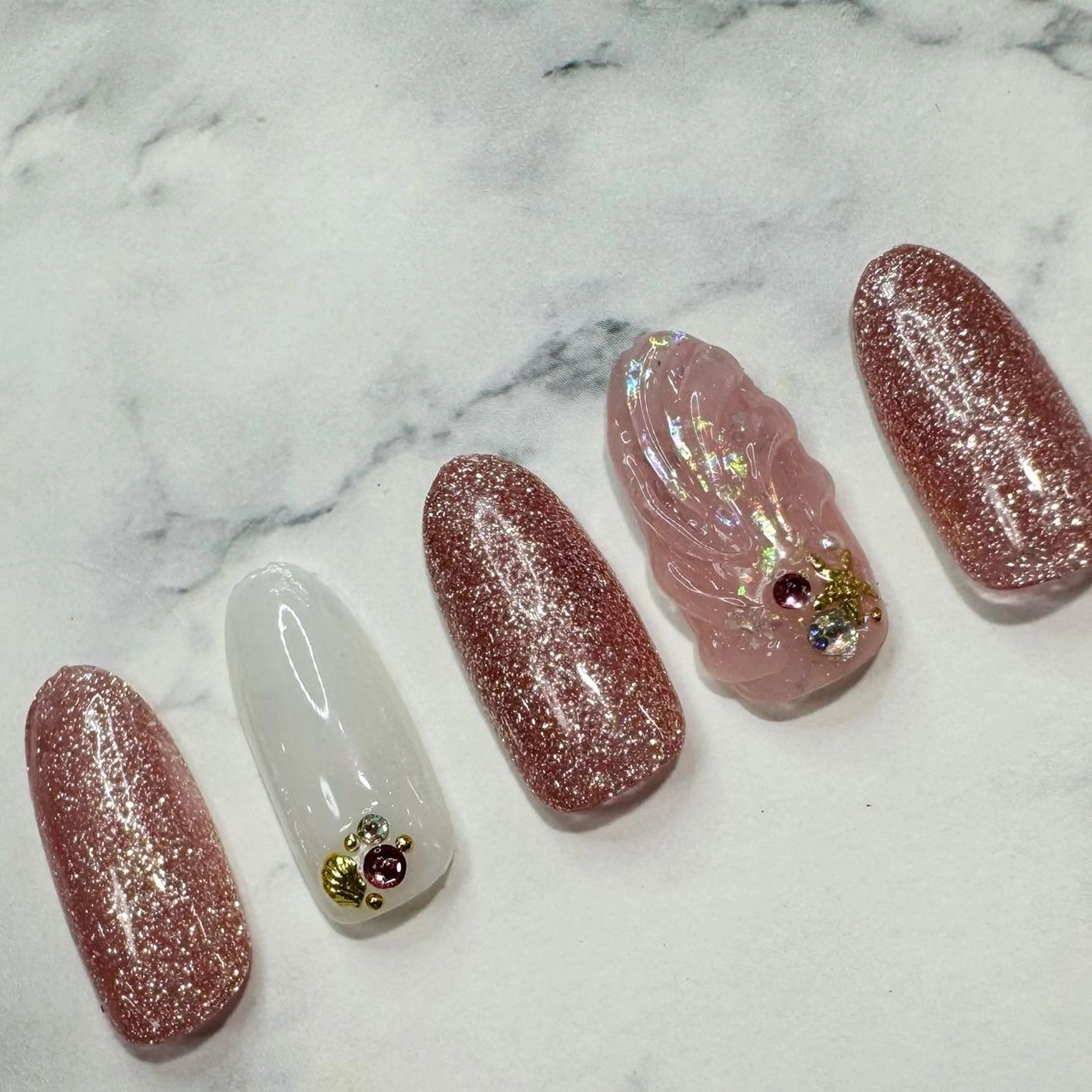 ネイル Myu博多店 かえでのネイルデザイン