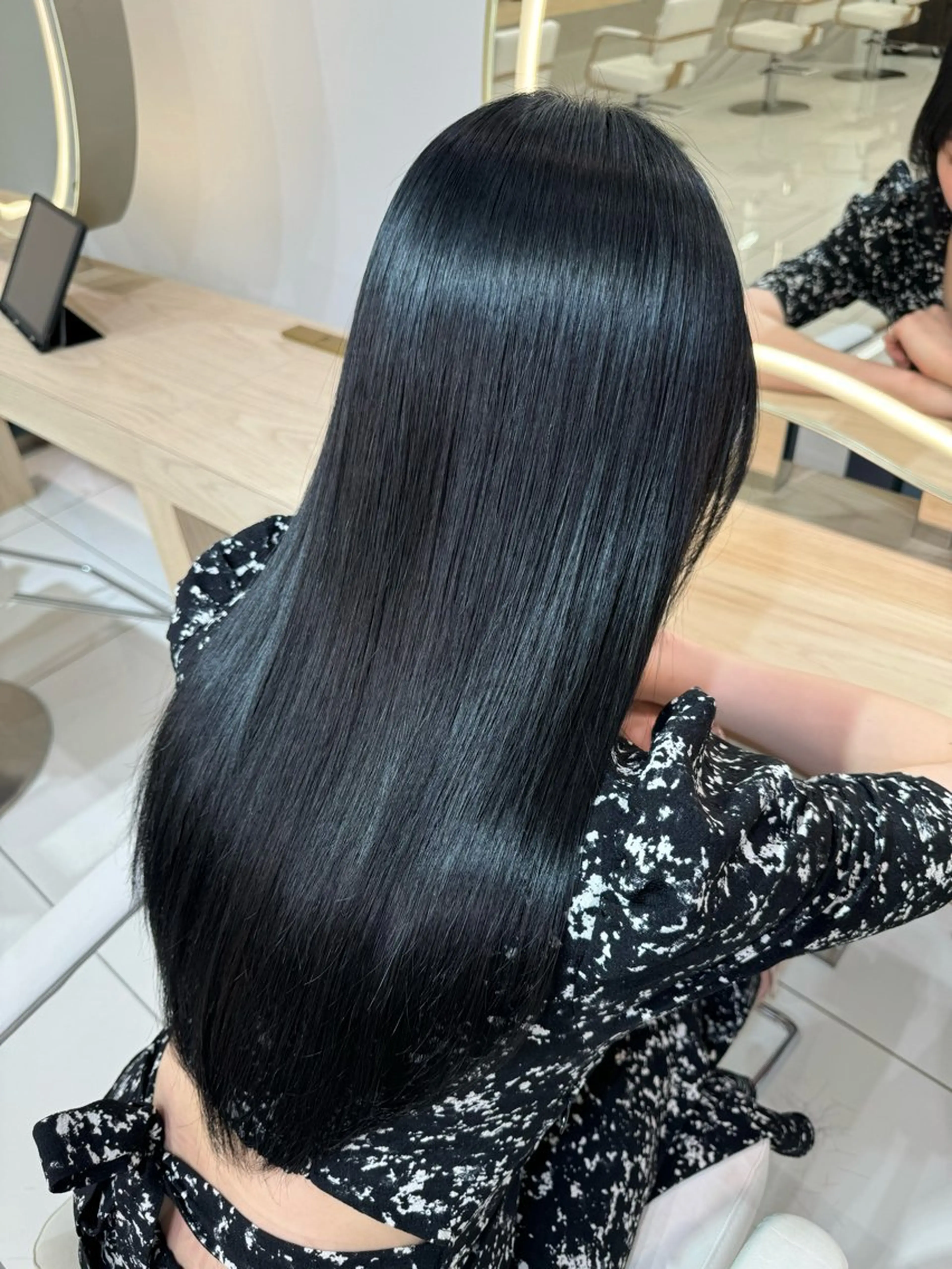 ロング 韓国レイヤー/ 顔まわり/西野和裕のヘアスタイル