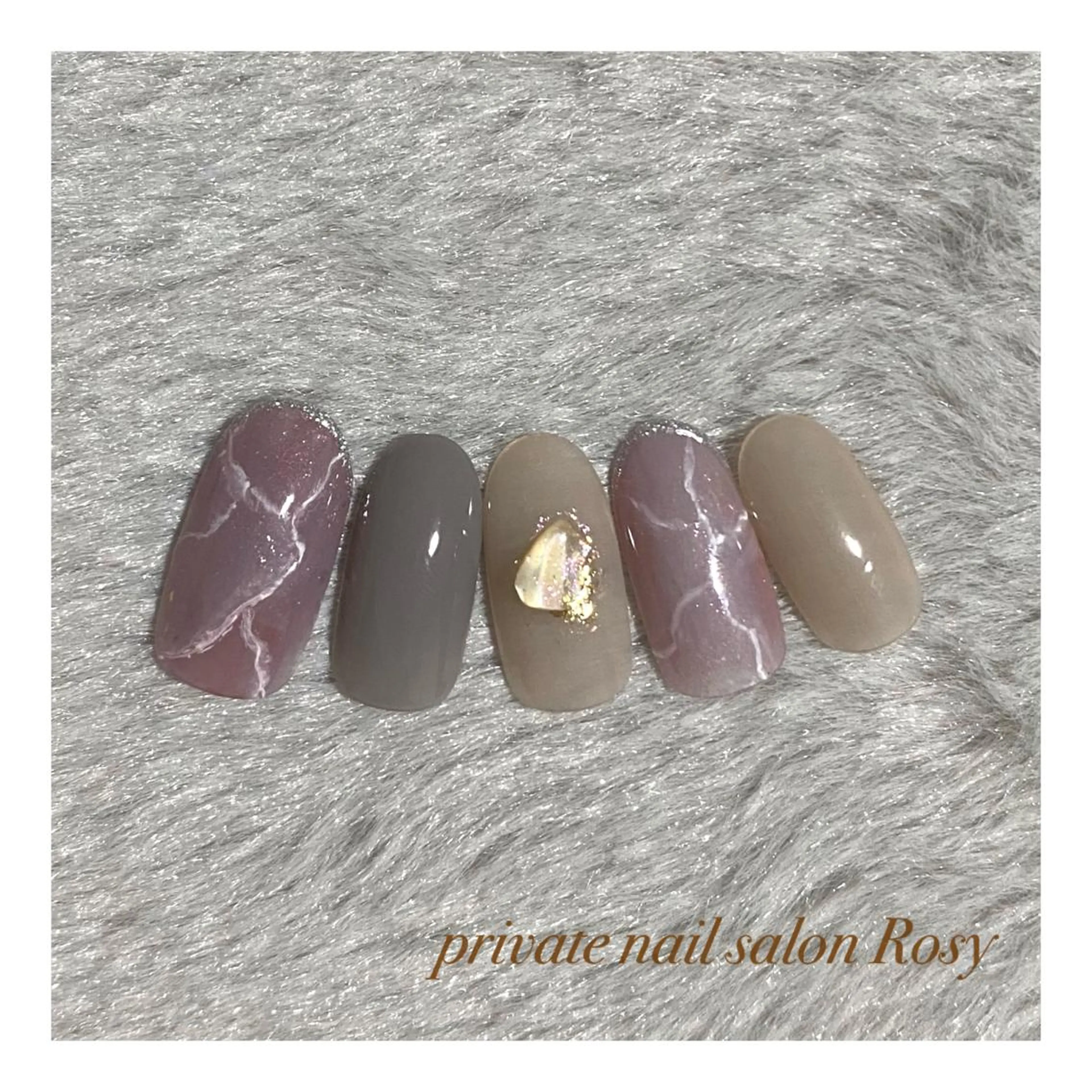 ネイル 🌹 𝕄𝕒𝕚のネイルデザイン