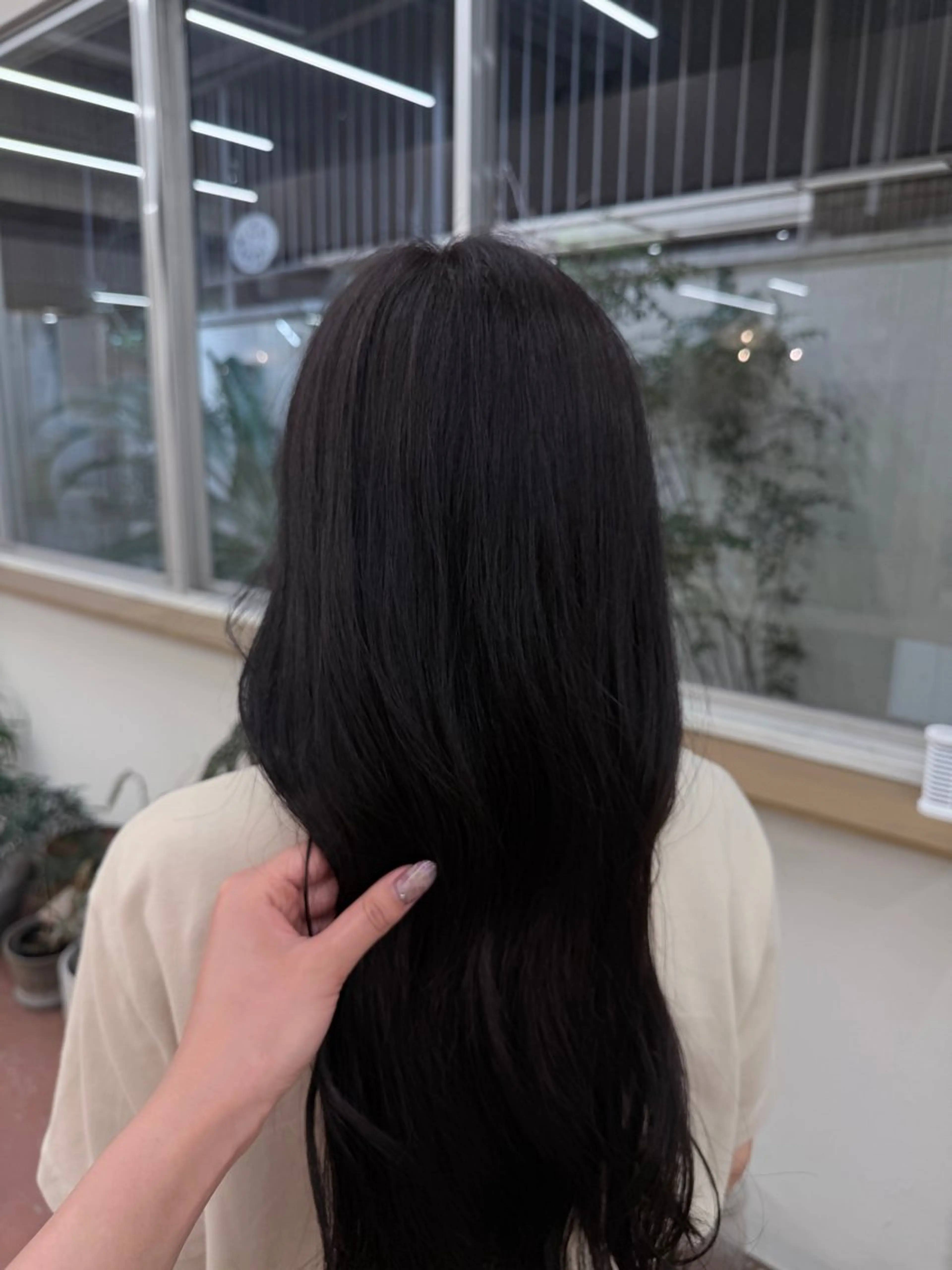 カラー 坪井 心音のヘアスタイル
