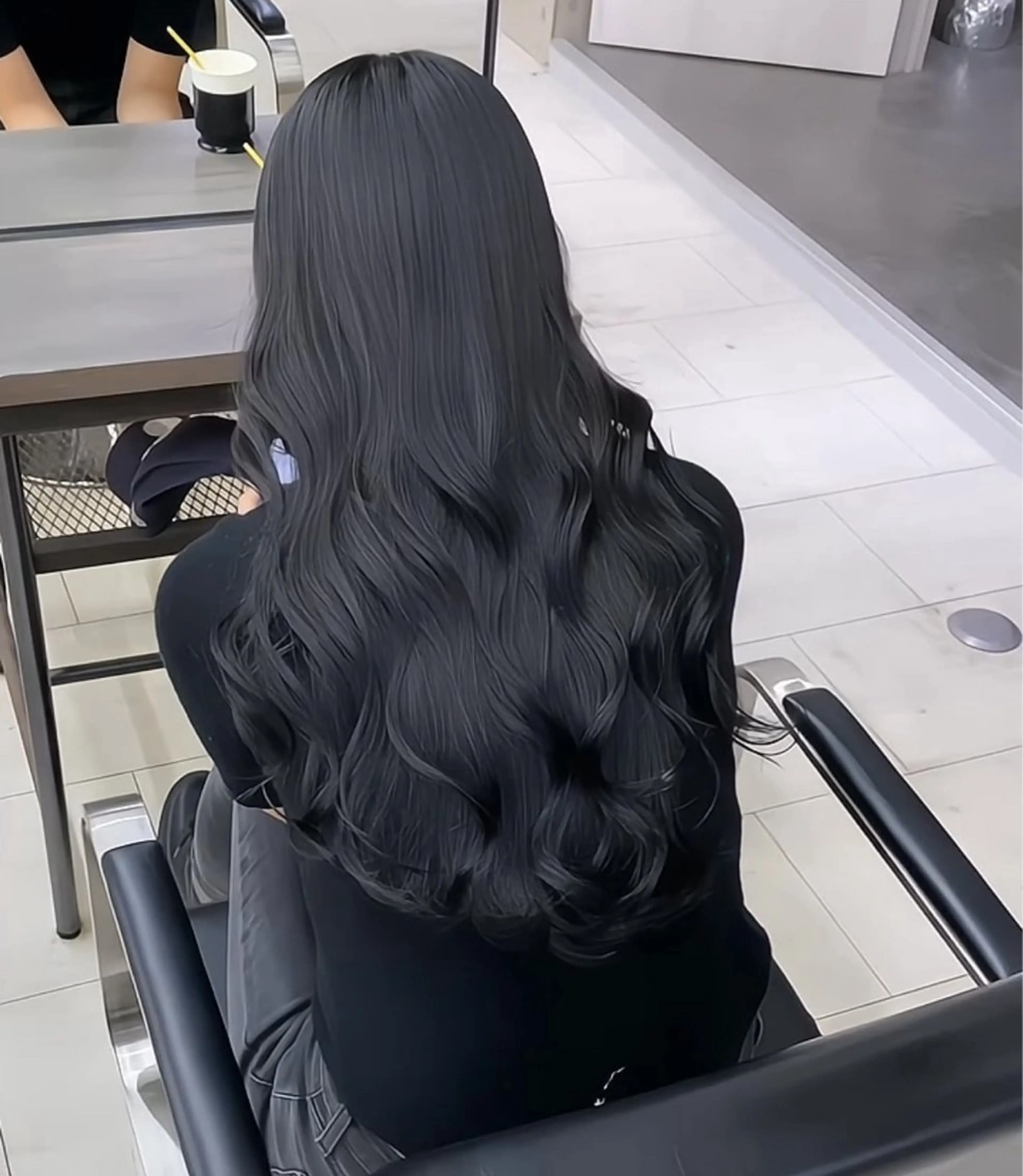 ロング カラー ミルクティー・ピンク 甘モテカラー/emaのヘアスタイル