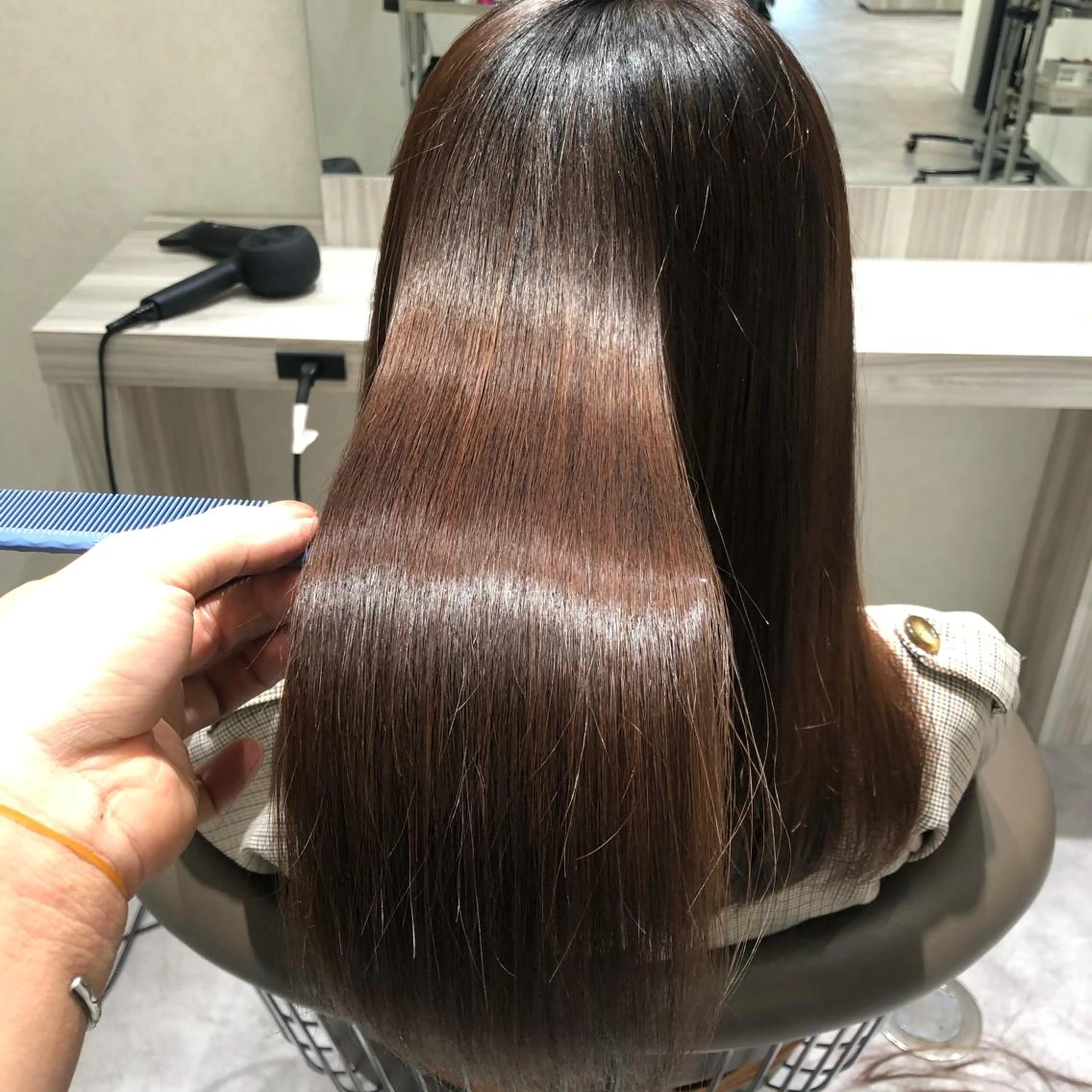 ロング ムトウセイマ/ 縮毛矯正/ブリーチのヘアスタイル