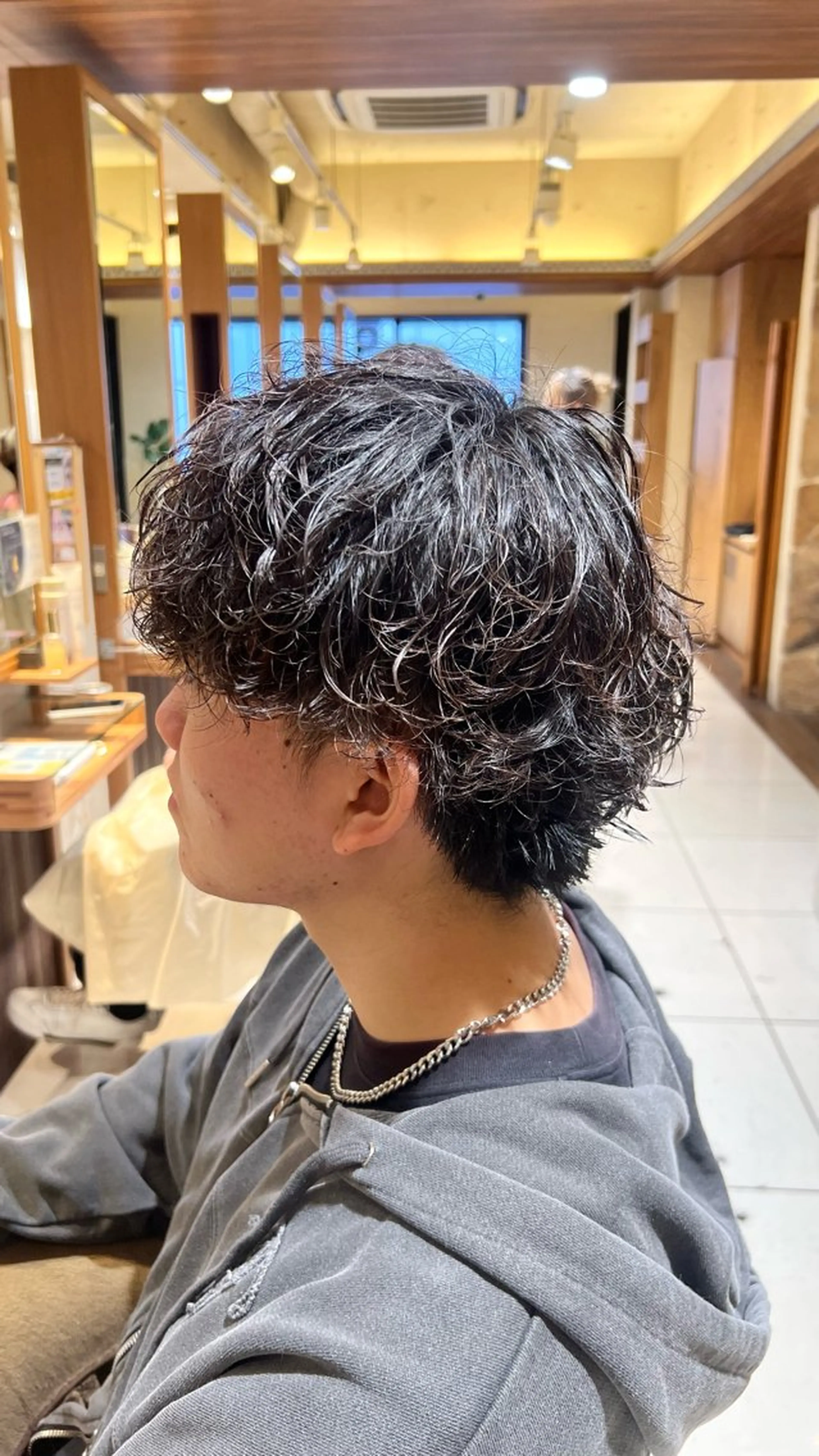 カット＋波巻きスパイラルパーマ【新宿/メンズ/パーマ/束感/色気】の写真