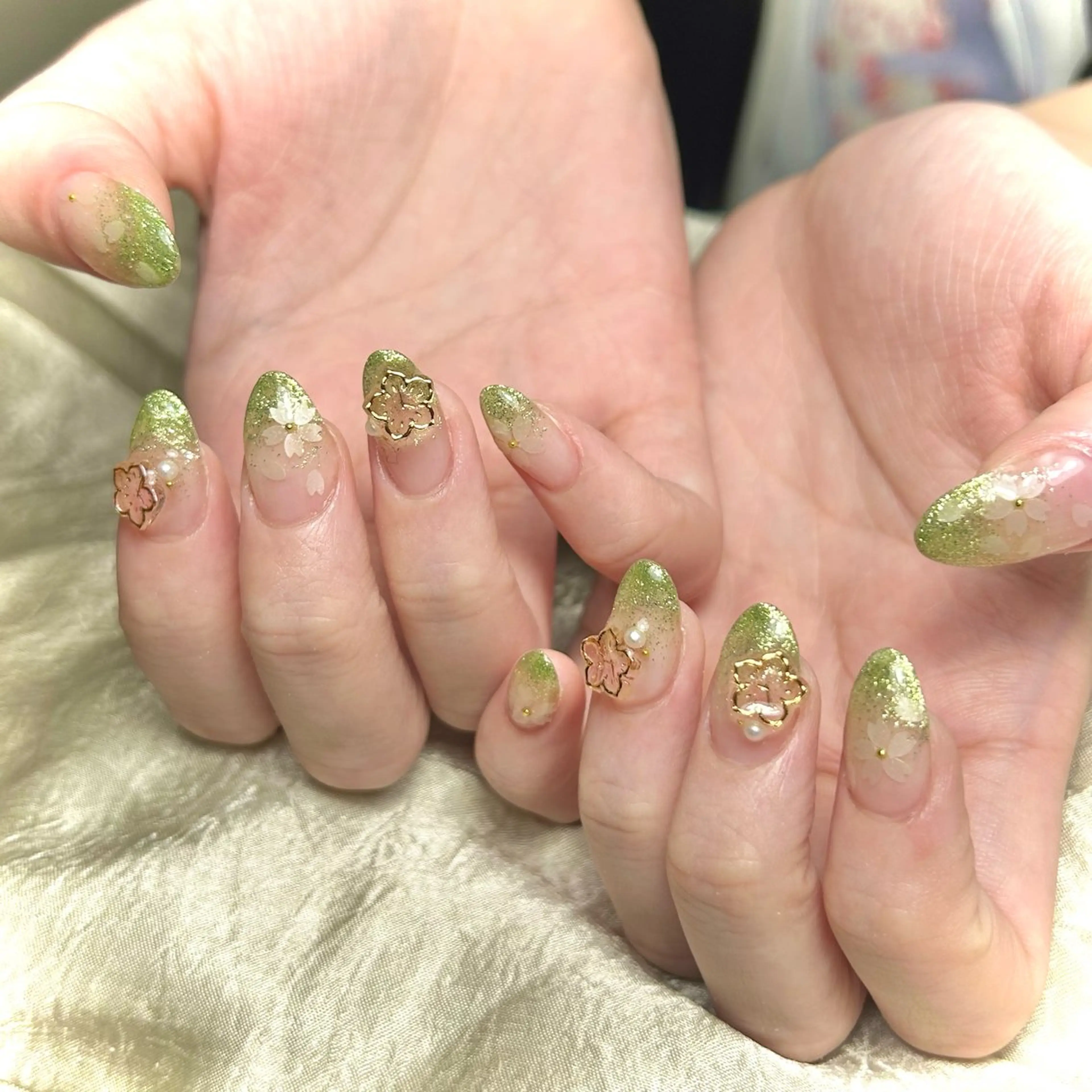 ハンドジェルラメグラデーション💅の写真