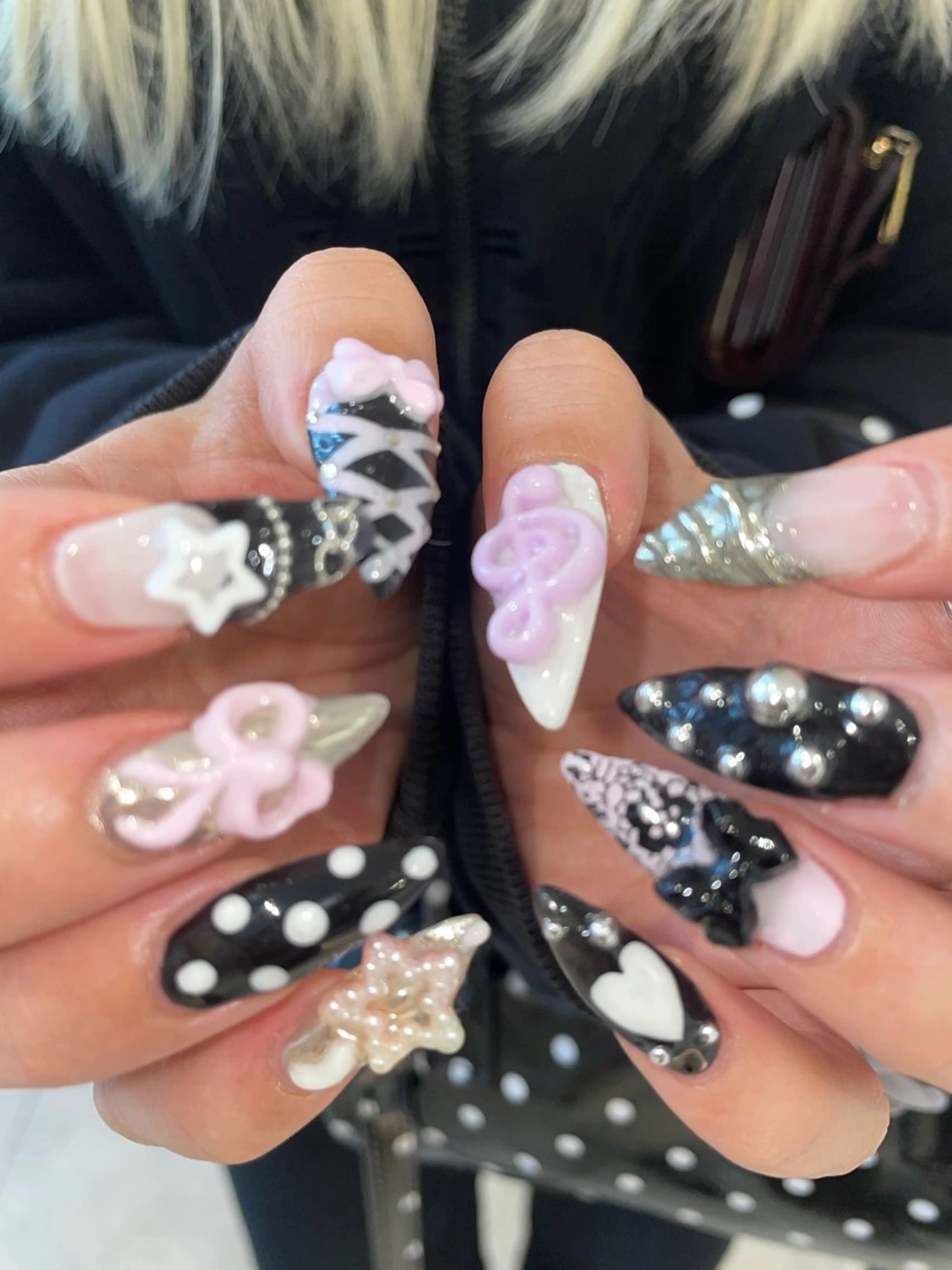 ネイル ジェルネイル パラジェル ハンドネイル 🎵AIRI/ヘアー ⭐︎アートネイル🪽のネイルデザイン