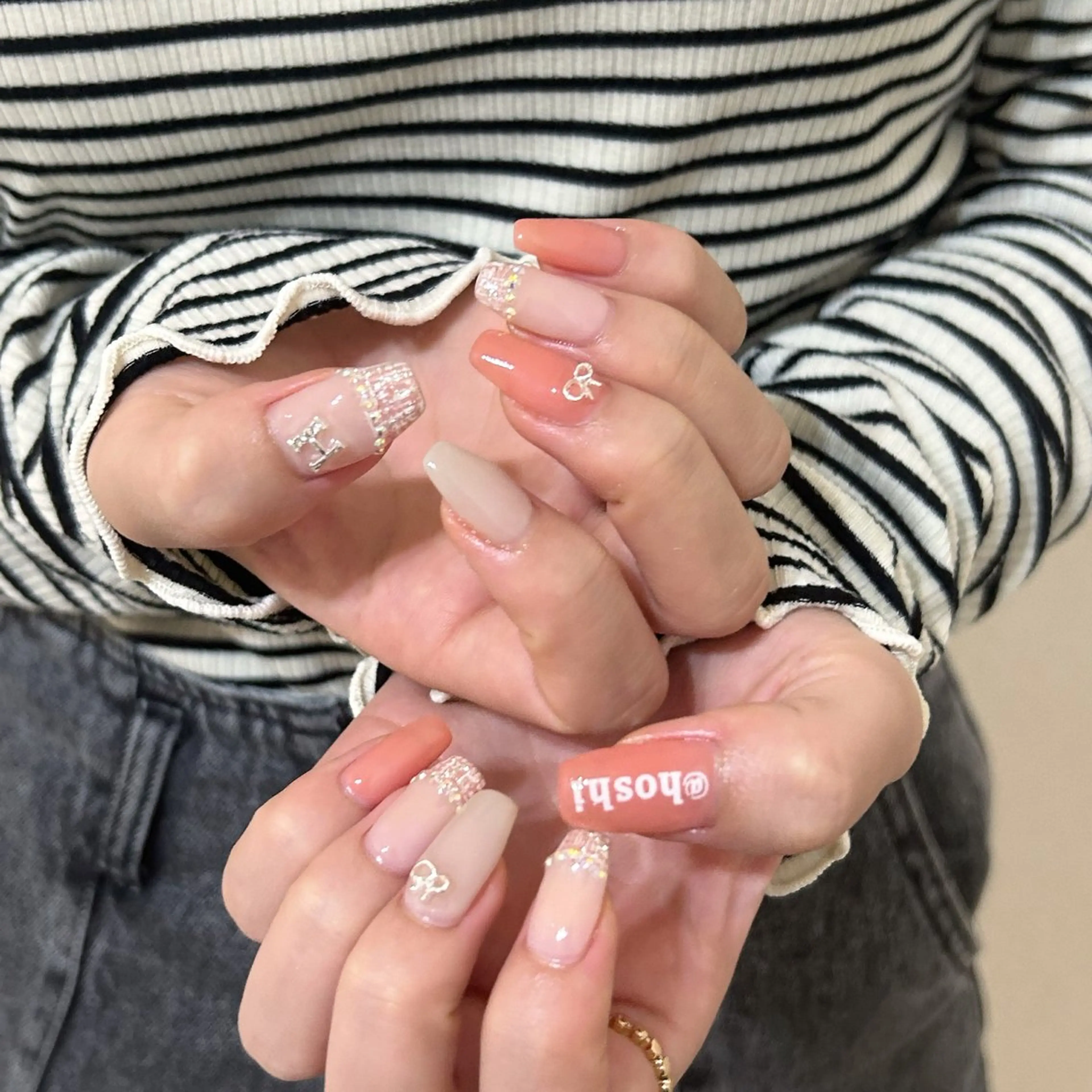 ネイル ブルー フットネイル ジェルネイル キラキラネイル 韓国ネイル RooM -mizuki-のネイルデザイン