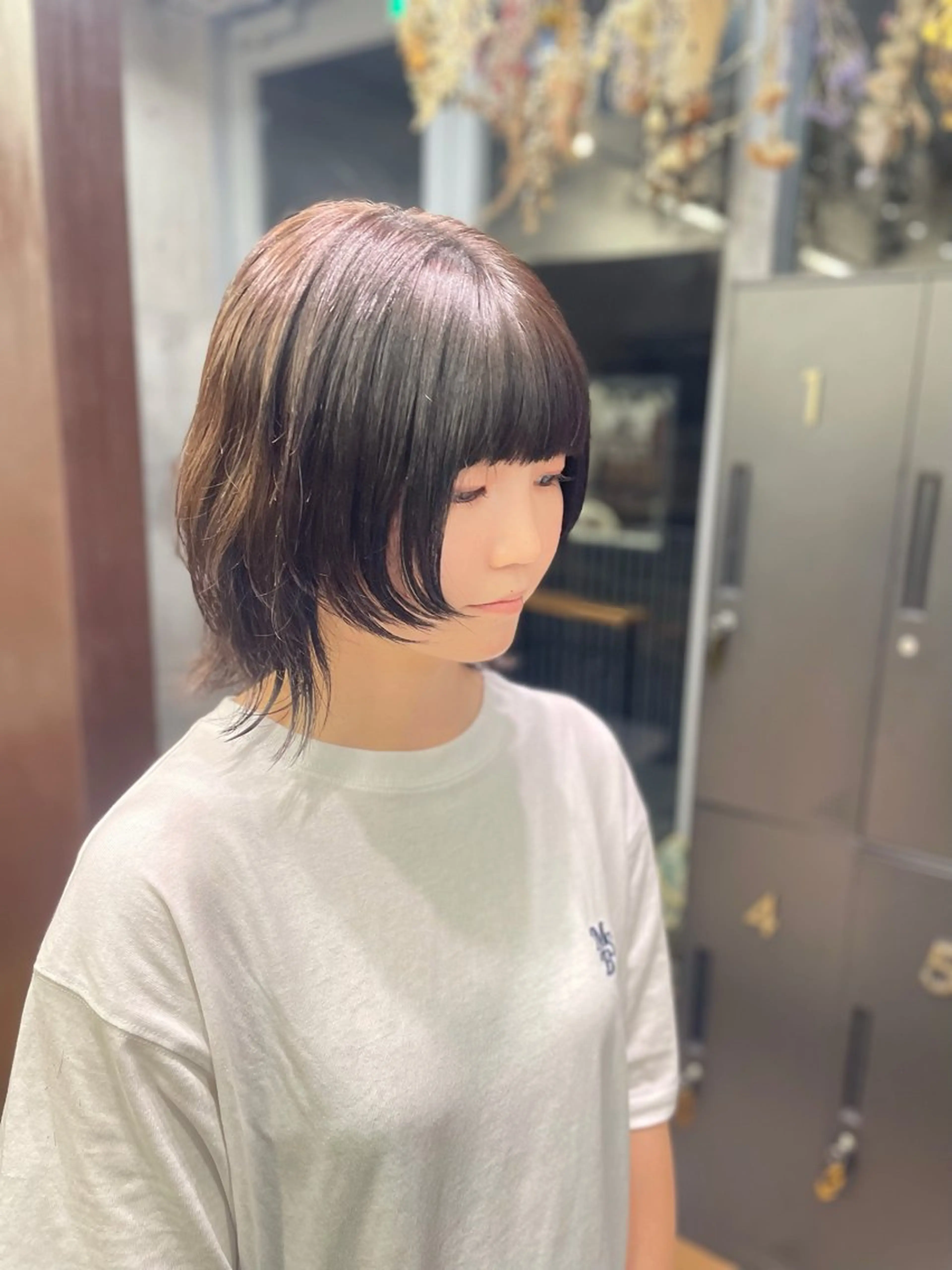 ミディアム 顔まわりレイヤー 顔周りカット レイヤーカット 髪質改善レイヤー/ 雨のヘアスタイル