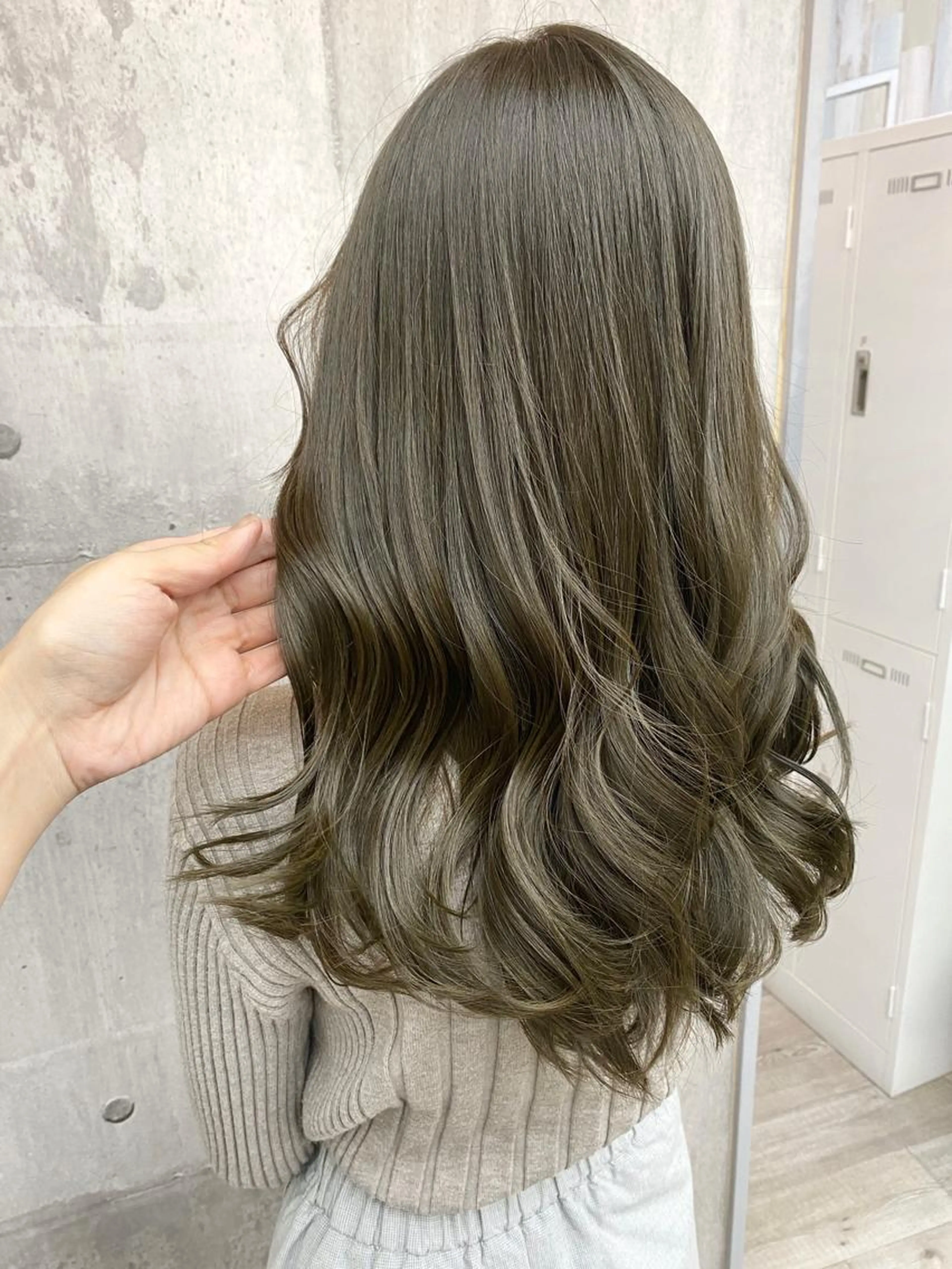 🥝赤み末梢  オリーブカラー🥝     似合わせカット   ➕  イルミナカラー  ➕   オリジナルトリートメントの写真