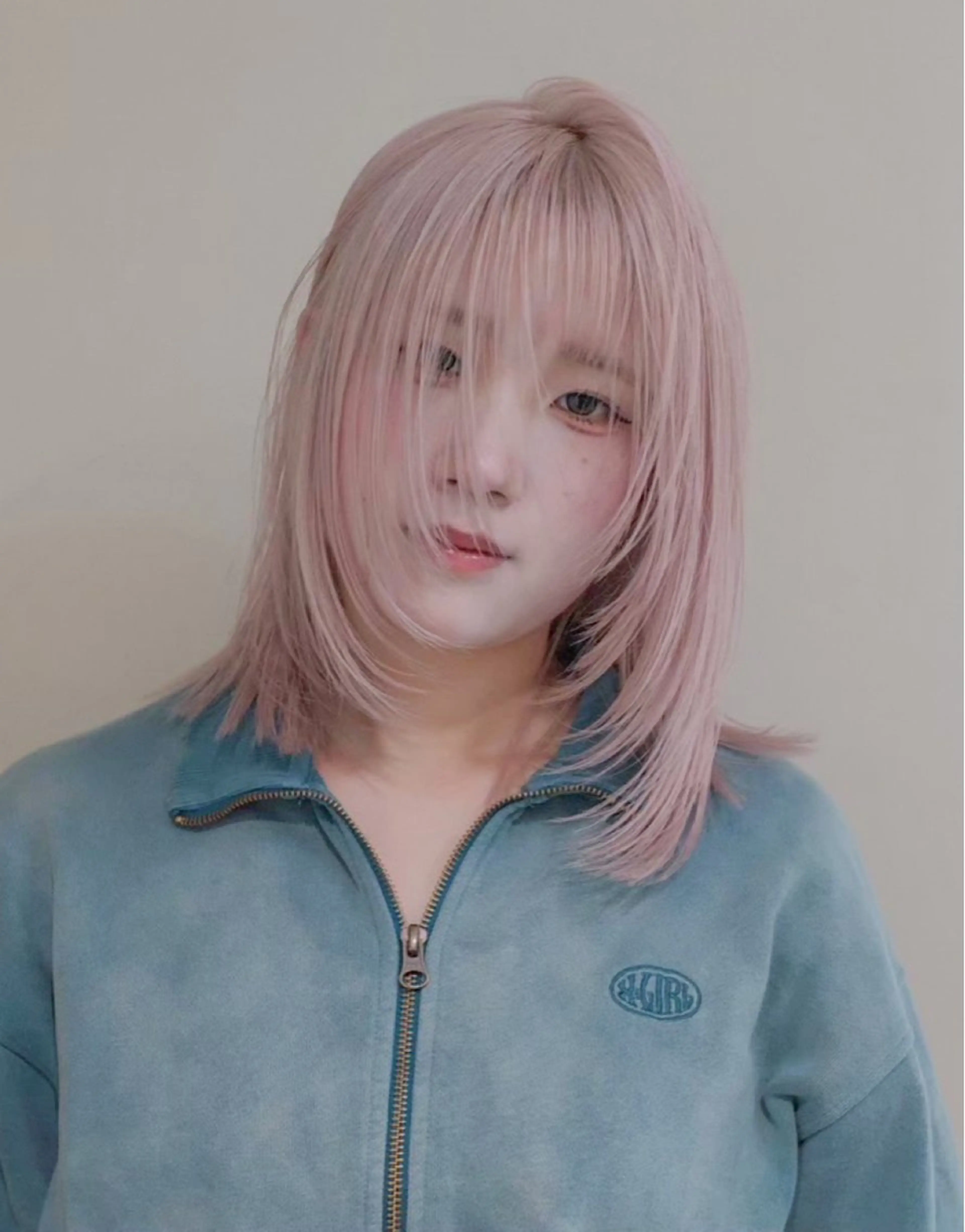 ミディアム カラー ヘアアレンジ カット ヘアカラー トリートメント OPUSダブルカラー ケアブリーチのヘアスタイル