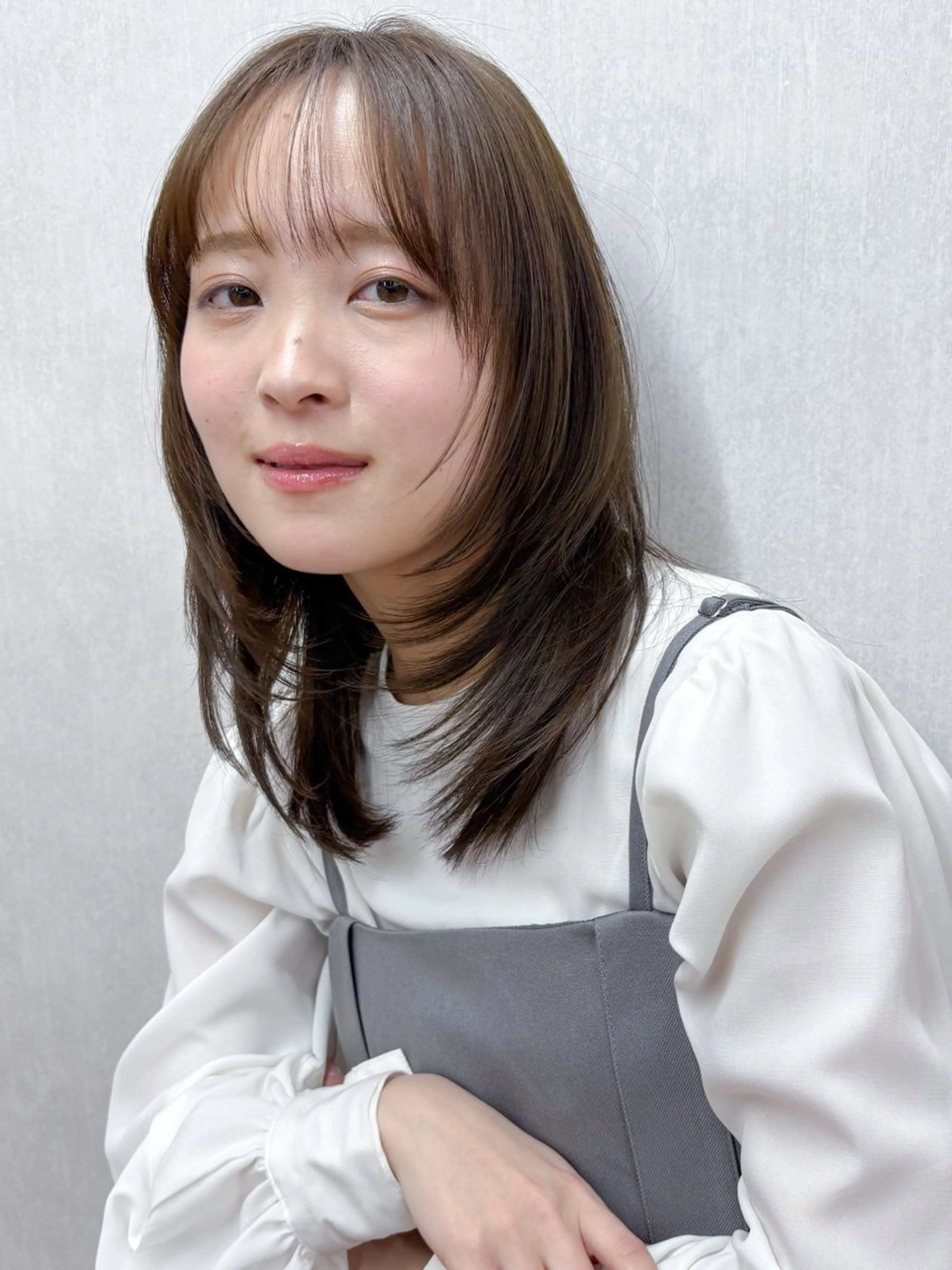 ミディアム カラー ミディアムレイヤー レイヤーカット カット ヘアカラー トリートメント ボブ/ミディアム 親しみやすさ/さくらのヘアスタイル