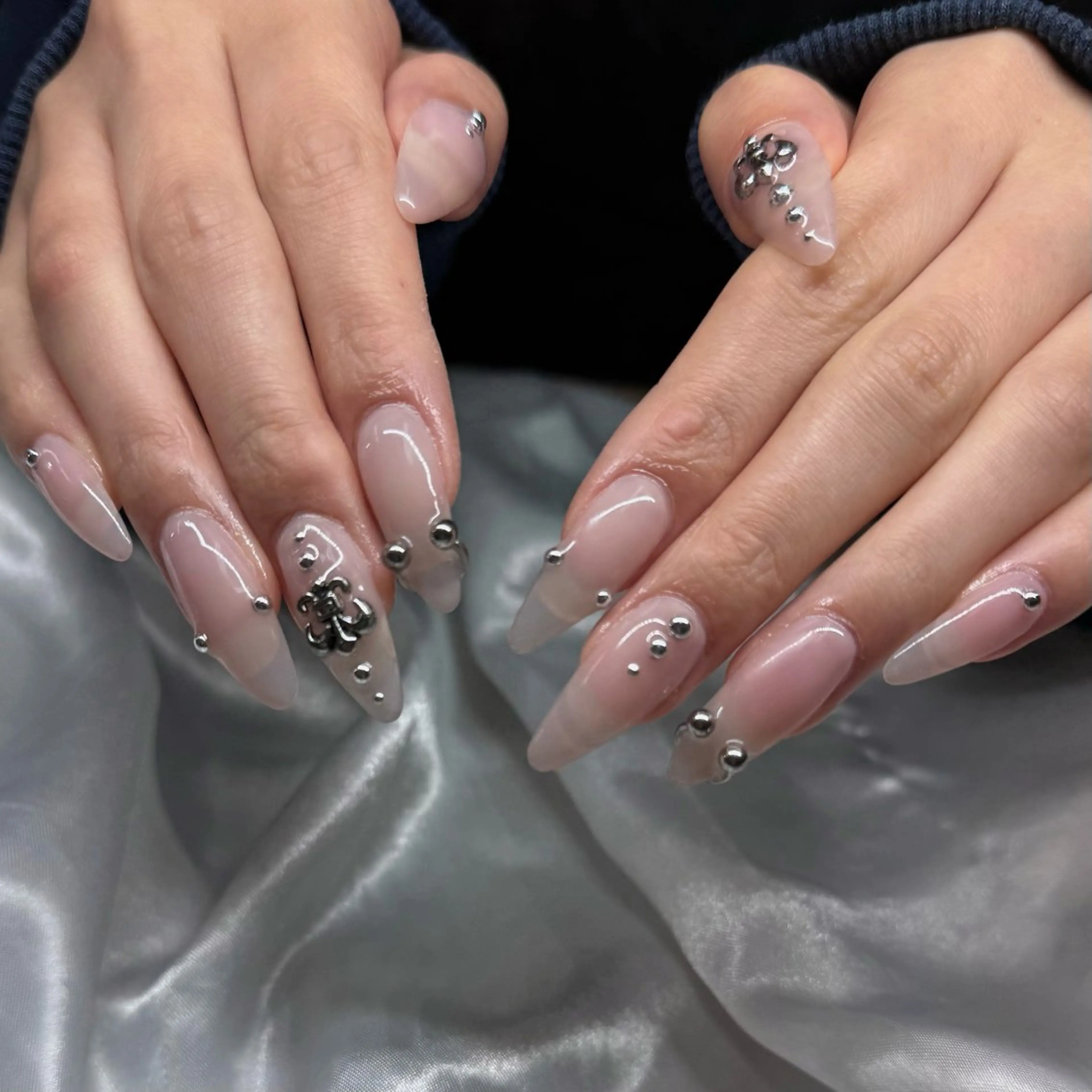 ネイル Emieux Saraのネイルデザイン